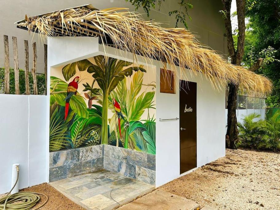 Beautiful House 3 bed 1 bath with private pool
