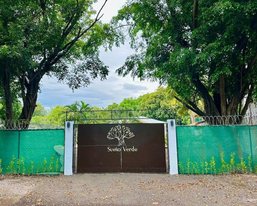 Beautiful House 3 bed 1 bath with private pool