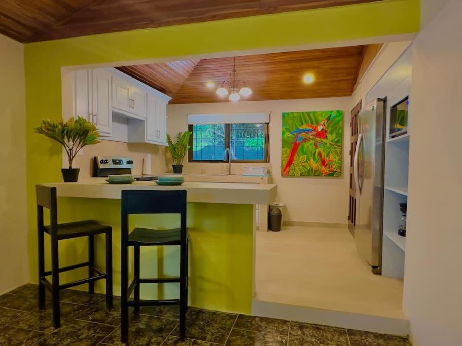 Beautiful House 3 bed 1 bath with private pool