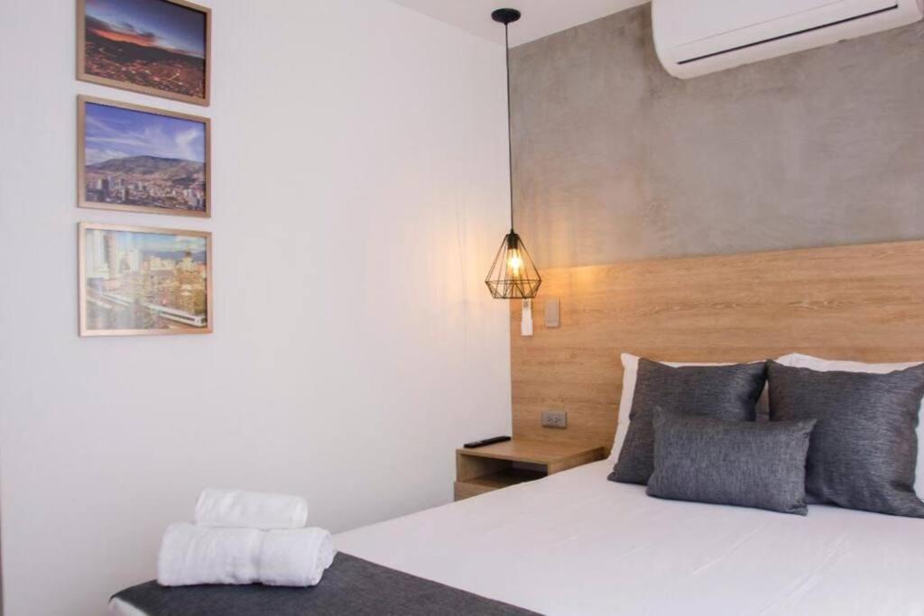 Linda, privada y cómoda Habitación en Medellín