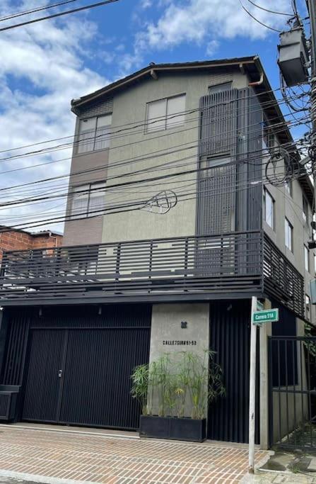 Linda, privada y cómoda Habitación en Medellín