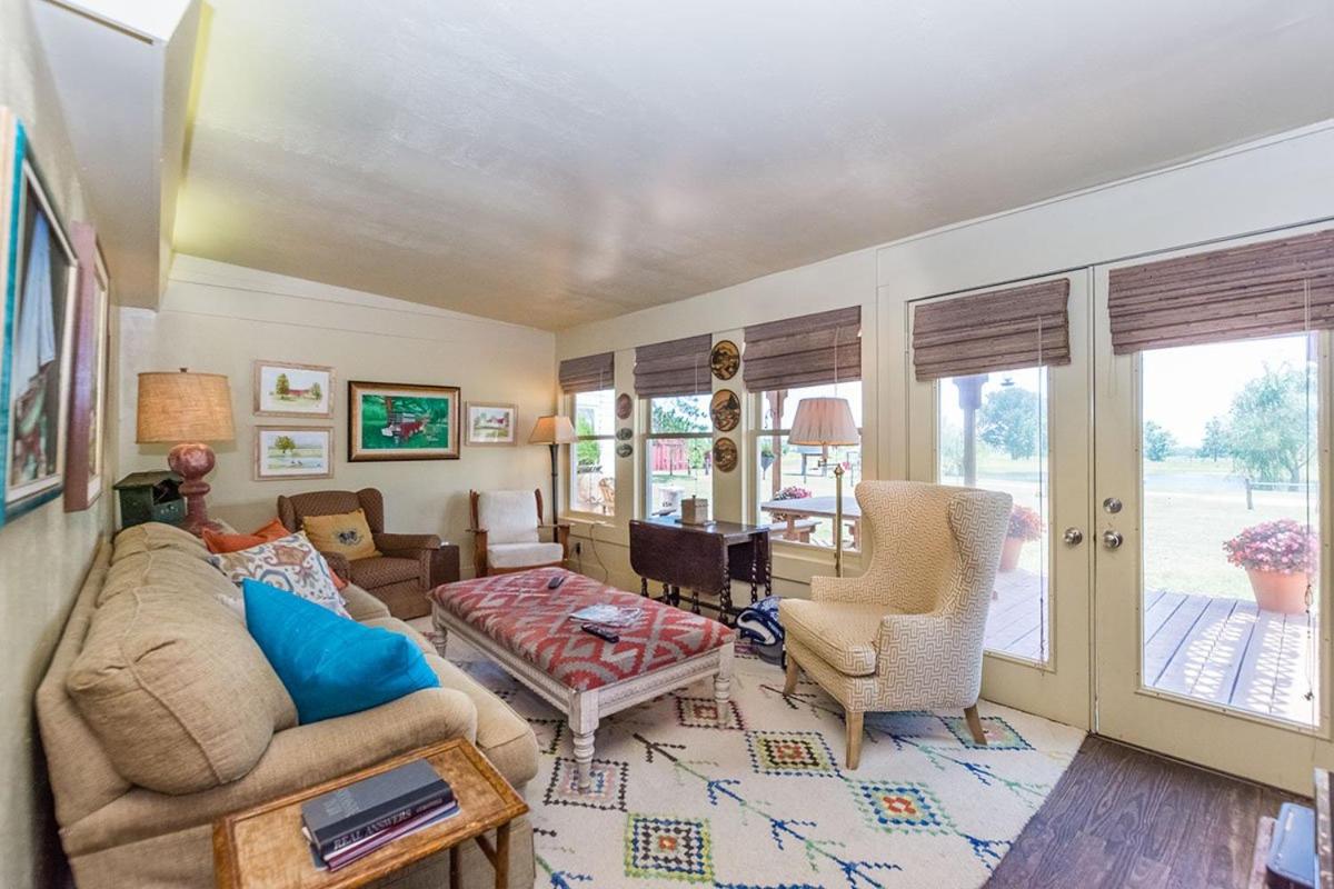 Fischer Farmhouse (Pet friendly)