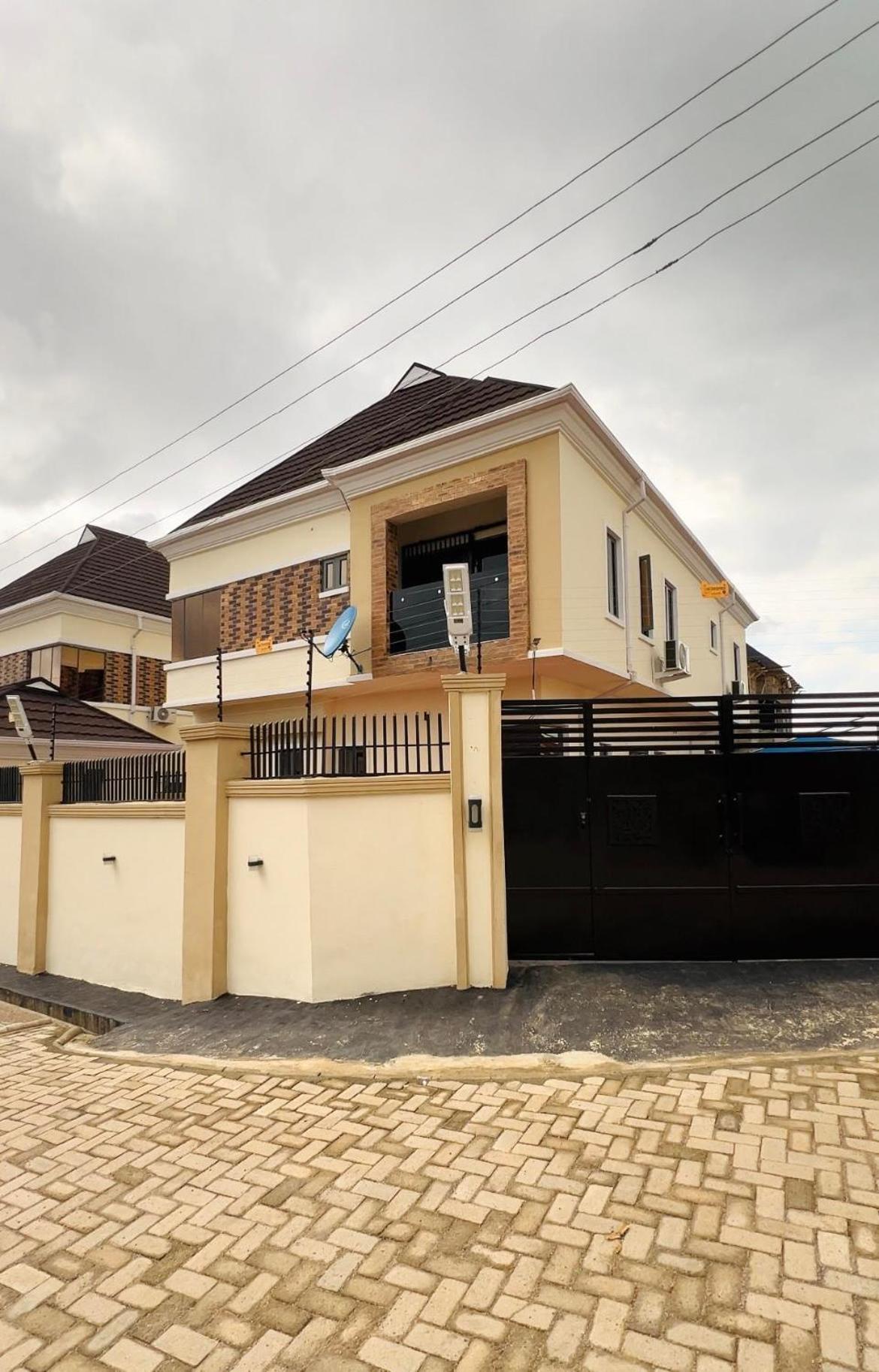Graceville-Grandeur Apartments