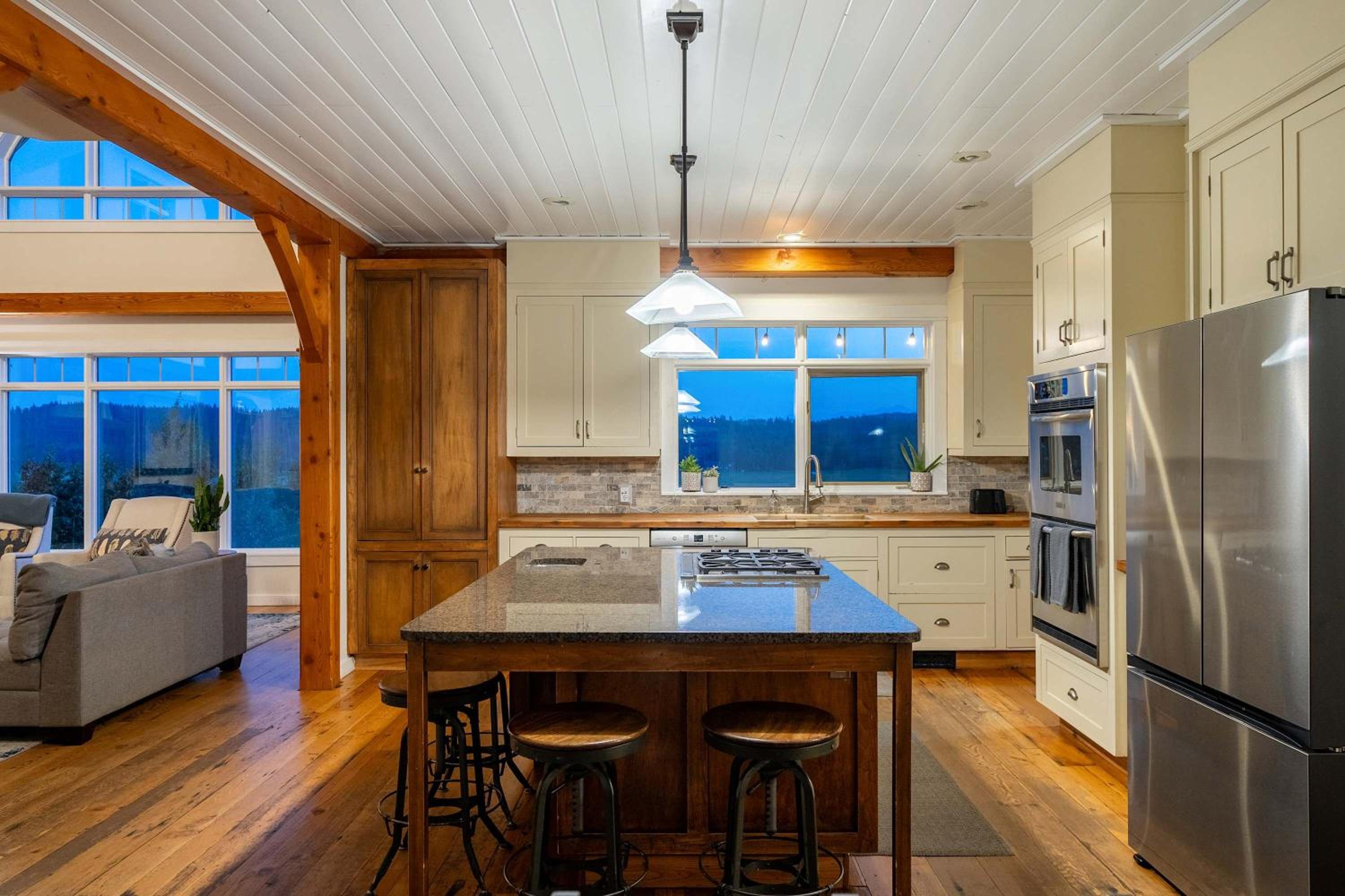 Rolling Hills Retreat - Family Friendly