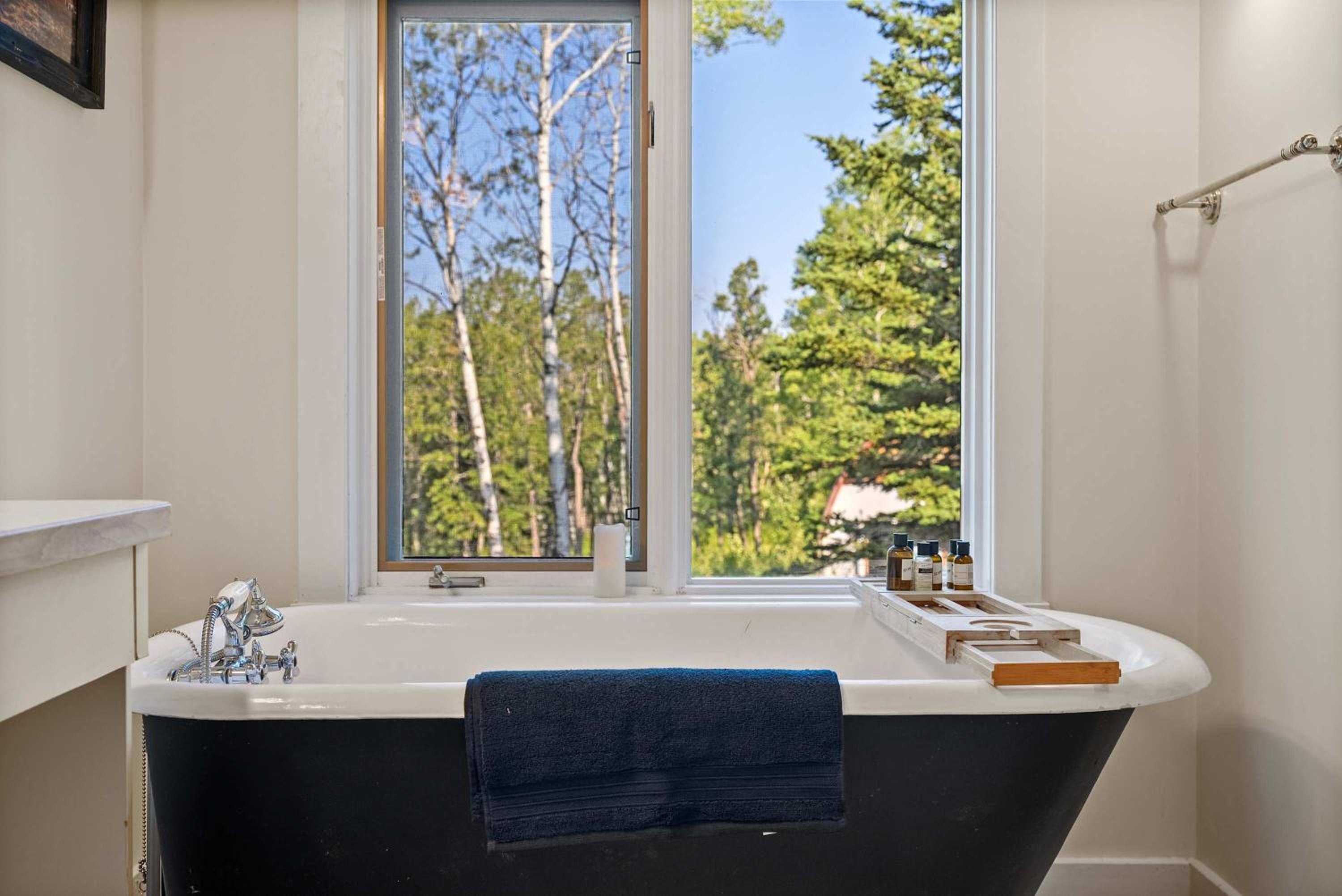 Rolling Hills Retreat - Family Friendly