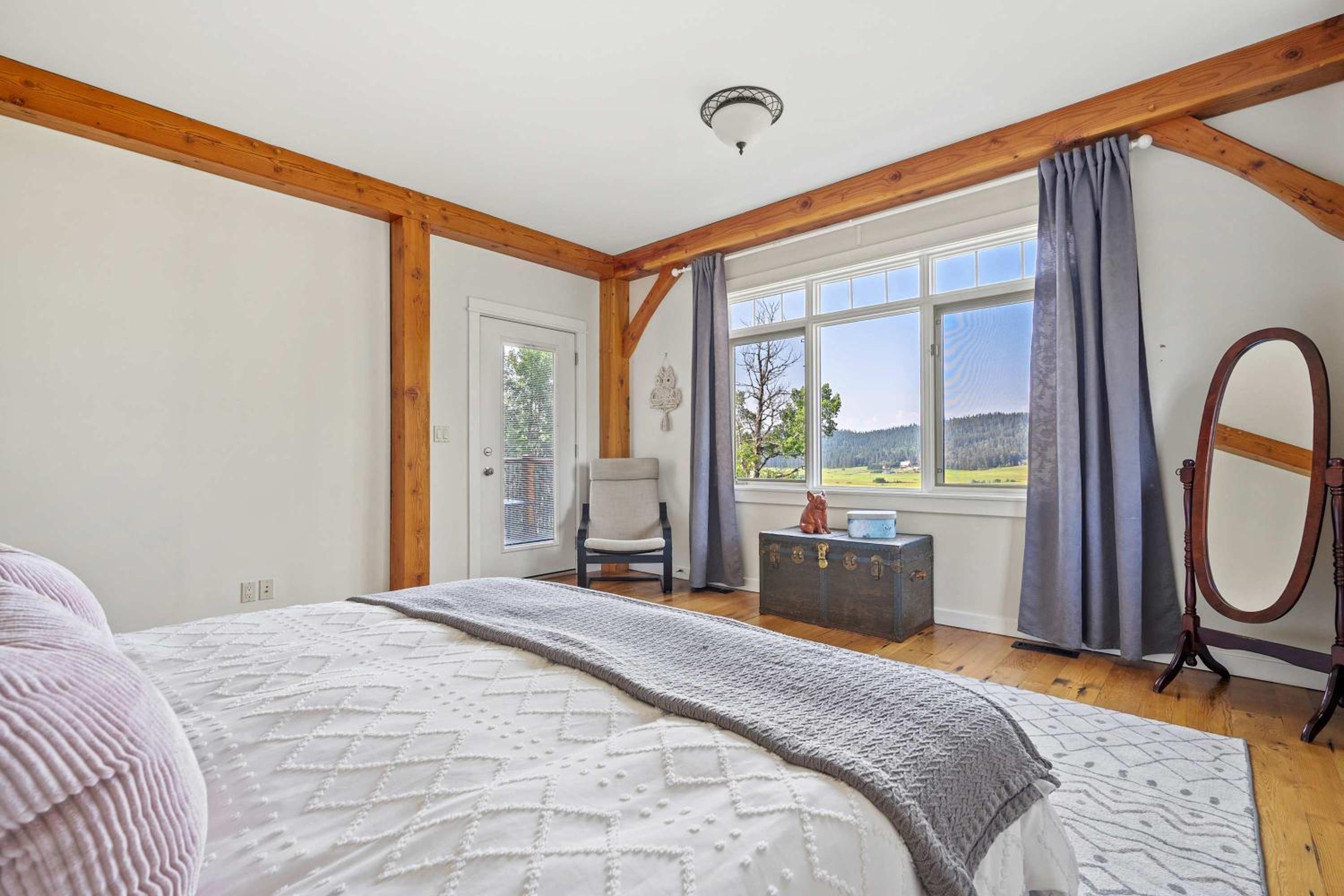 Rolling Hills Retreat - Family Friendly