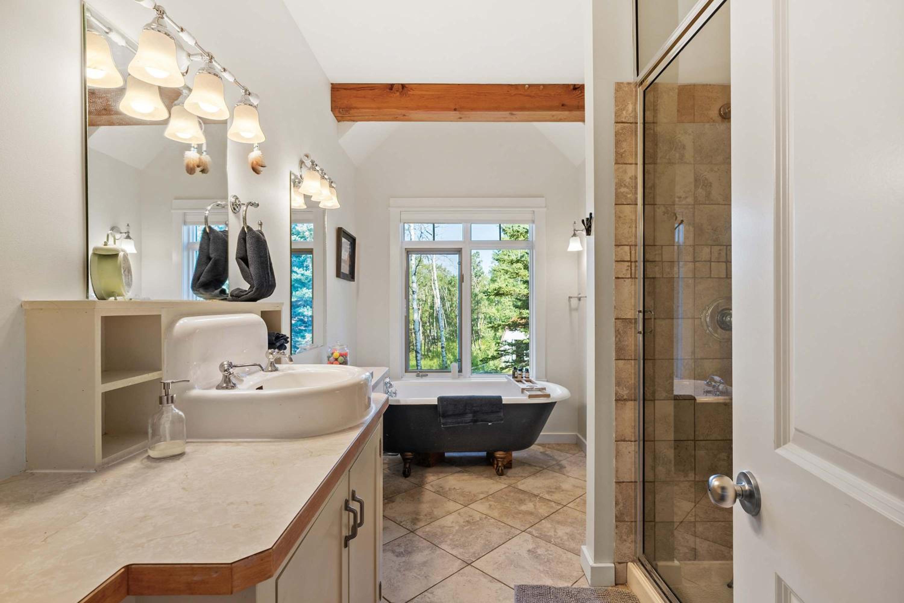Rolling Hills Retreat - Family Friendly
