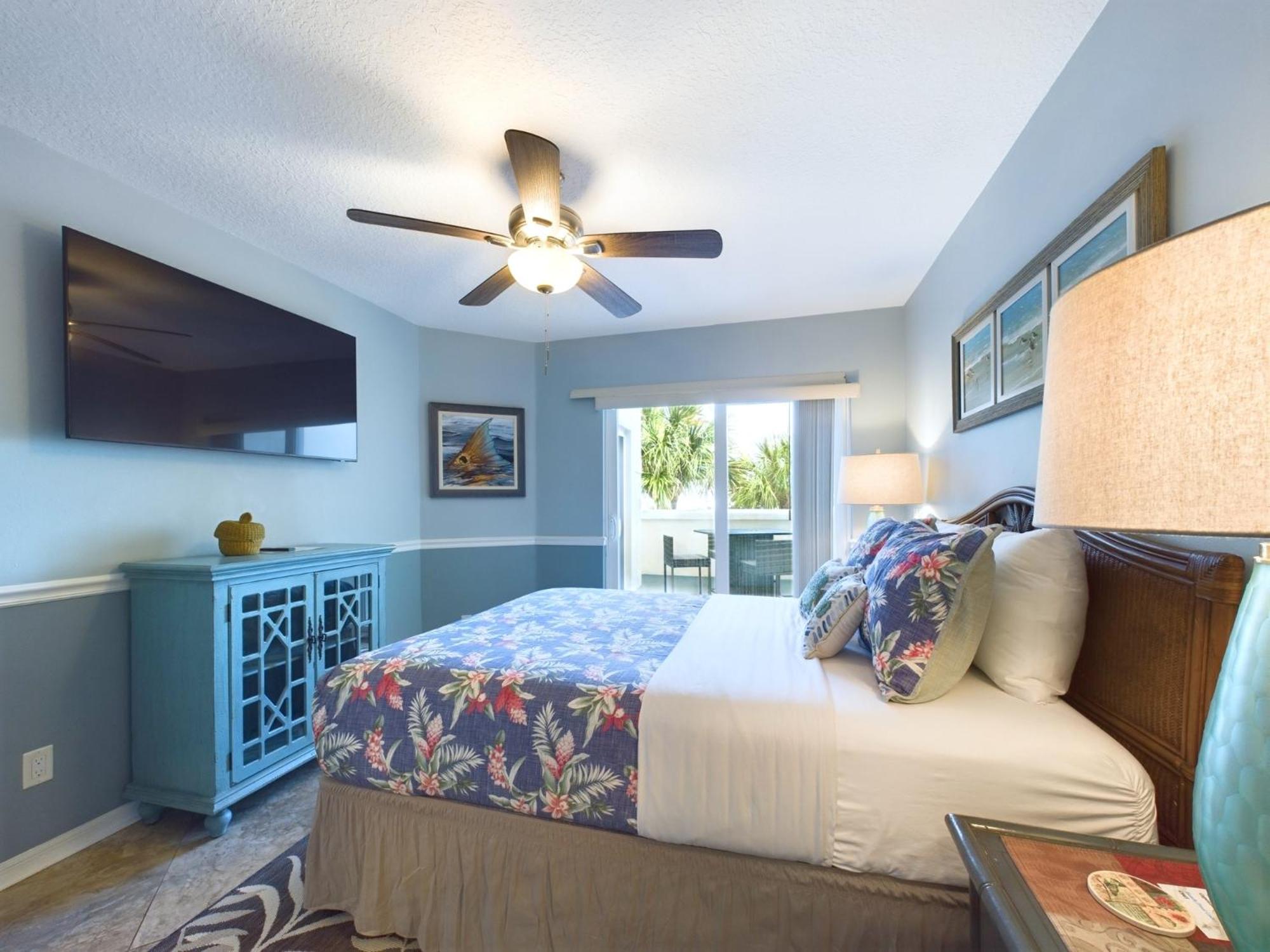 Royal Mansions, Ocean View Penthouse Condo view 5