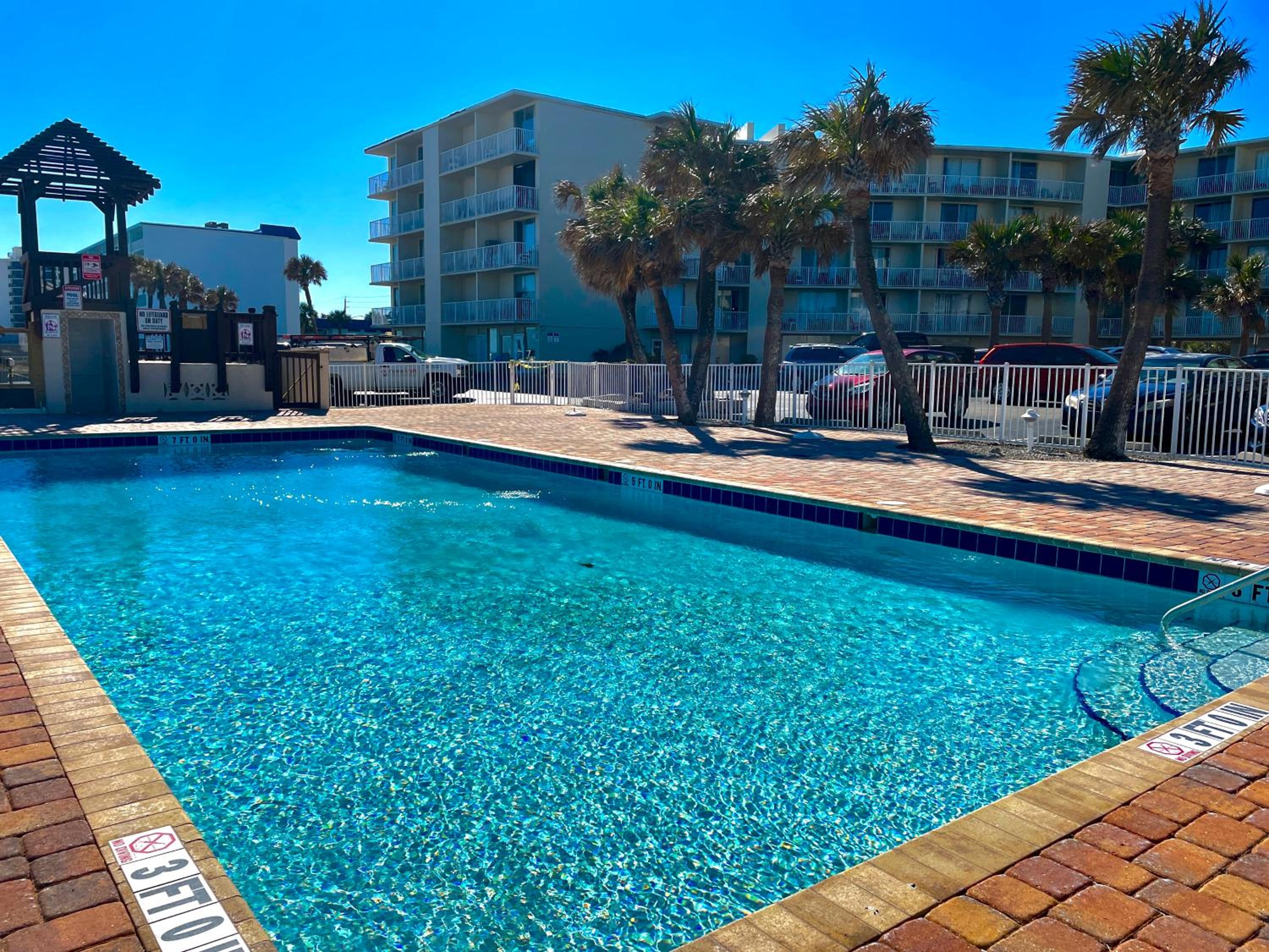 Superior beach studio with Pool Access and free parking view 2