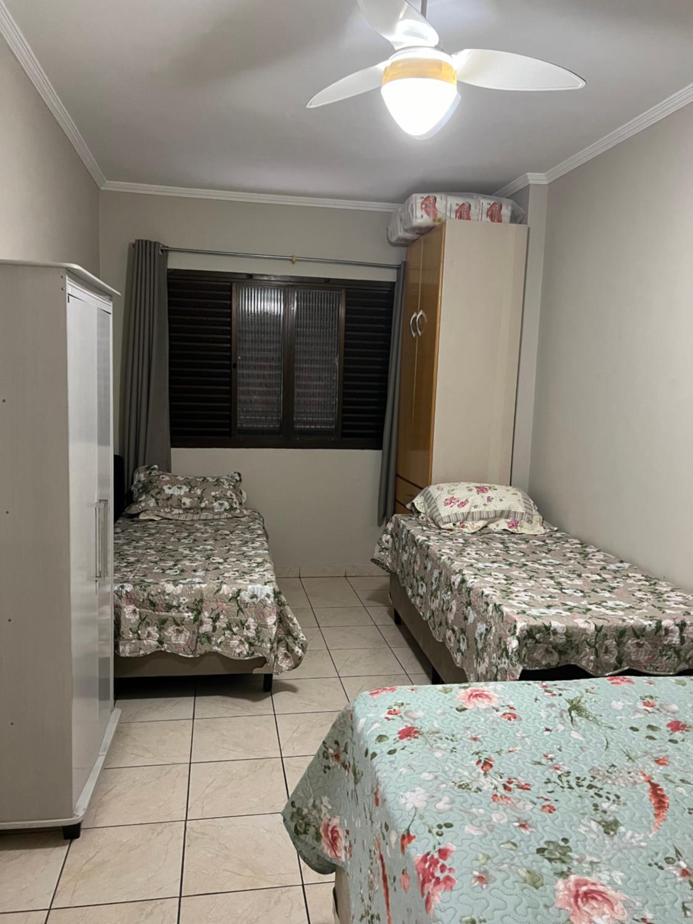 Guilhermina vista mar Wi-Fi garagem 2 quartos 6 pessoas