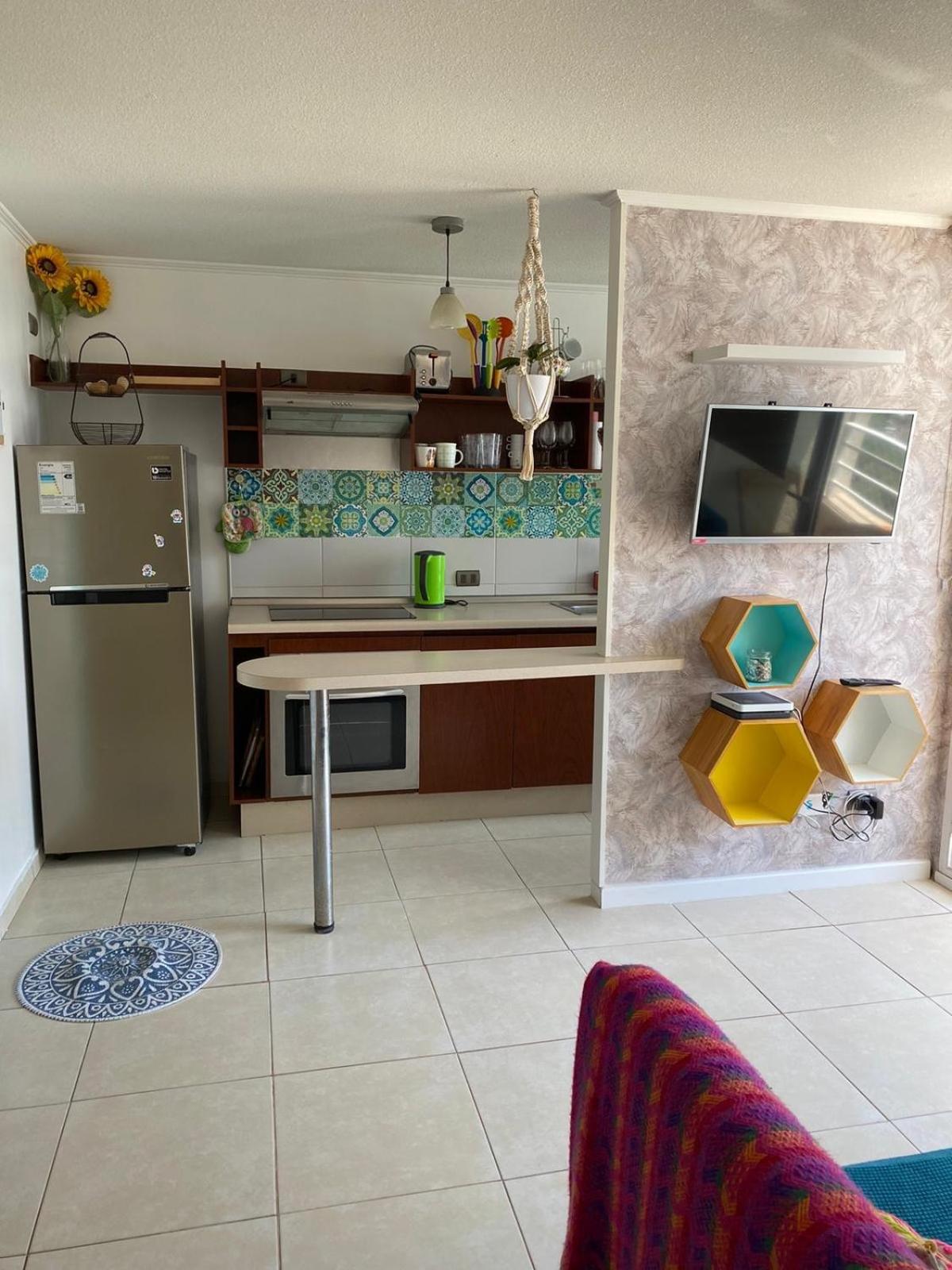 Marina con vista al mar