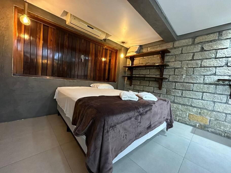 Apto 10, Temático Veuve Clicquot com Jacuzzi na Morada do Ganso