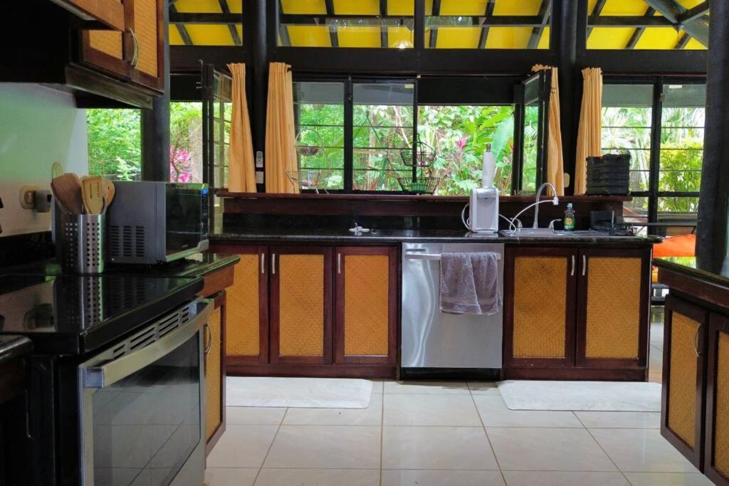 Jungle Surf Monkey Villa