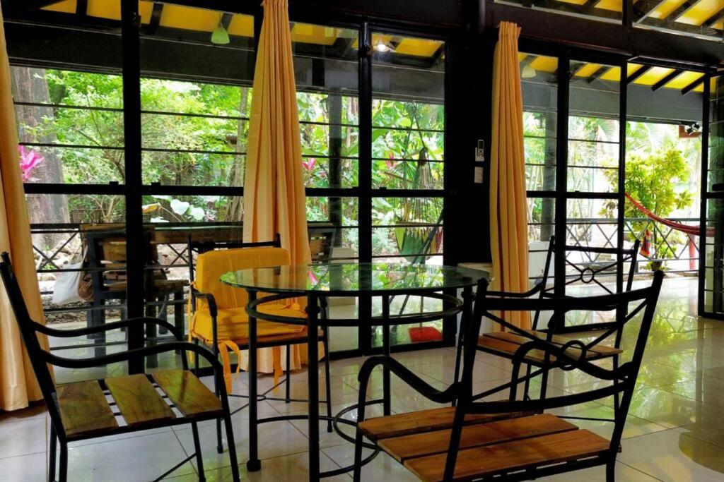 Jungle Surf Monkey Villa