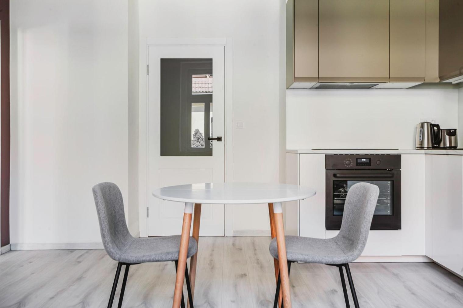 Blueground Rostovska str renovated furnished PRG-19