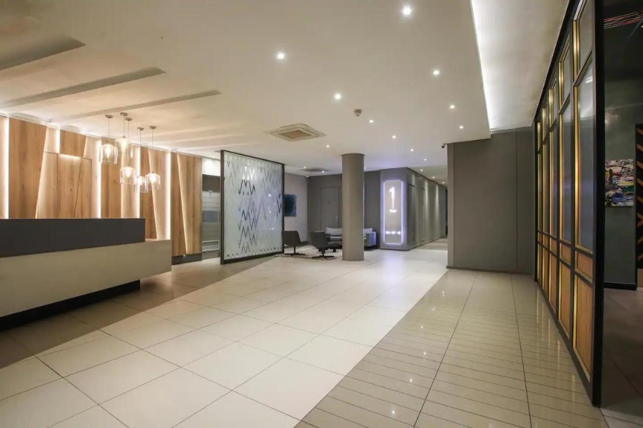Luxe De Rêve Sandton apartment with City Views