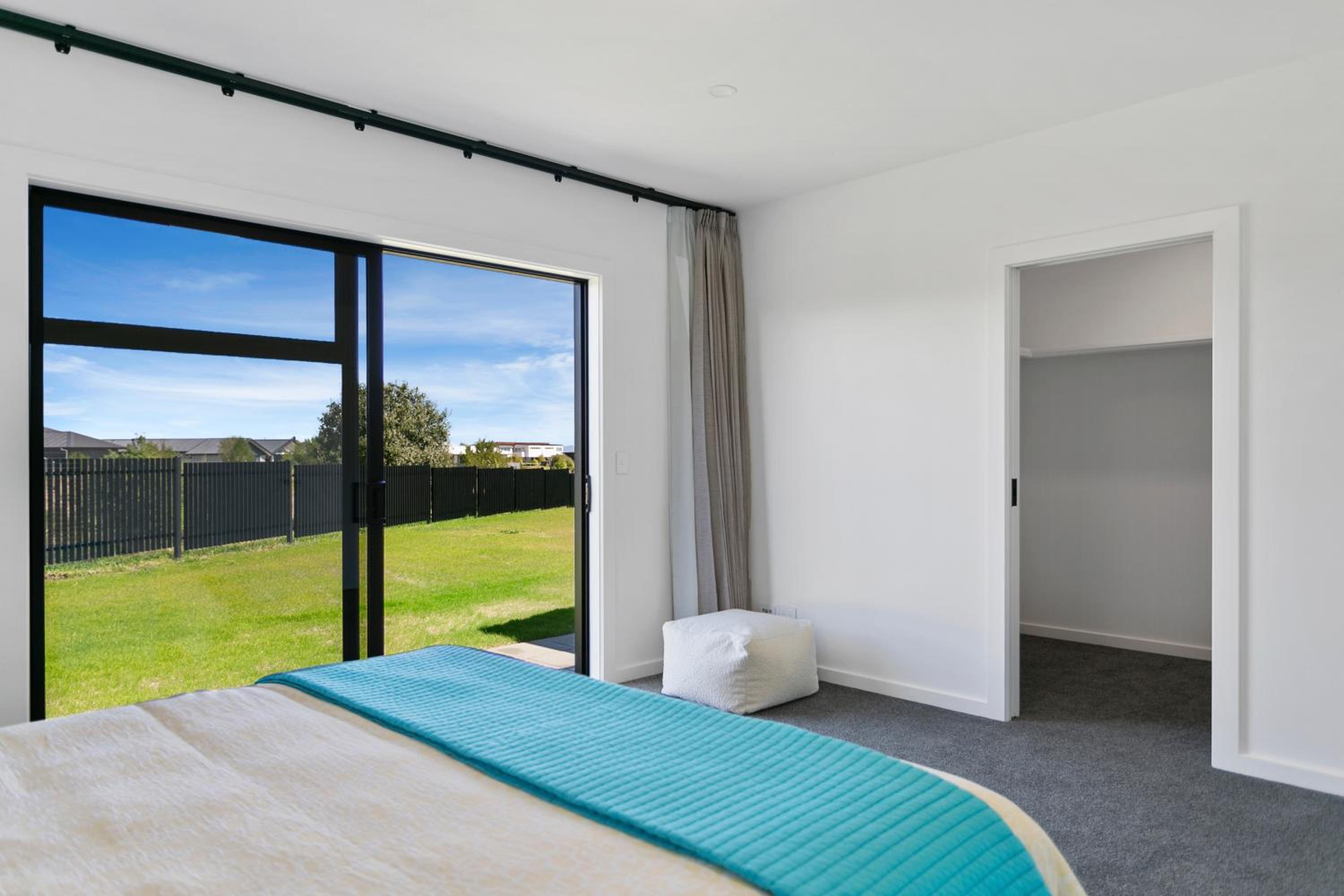 Taupo New Retreat - Stylish, Convenient and Gully track to the lake view 4