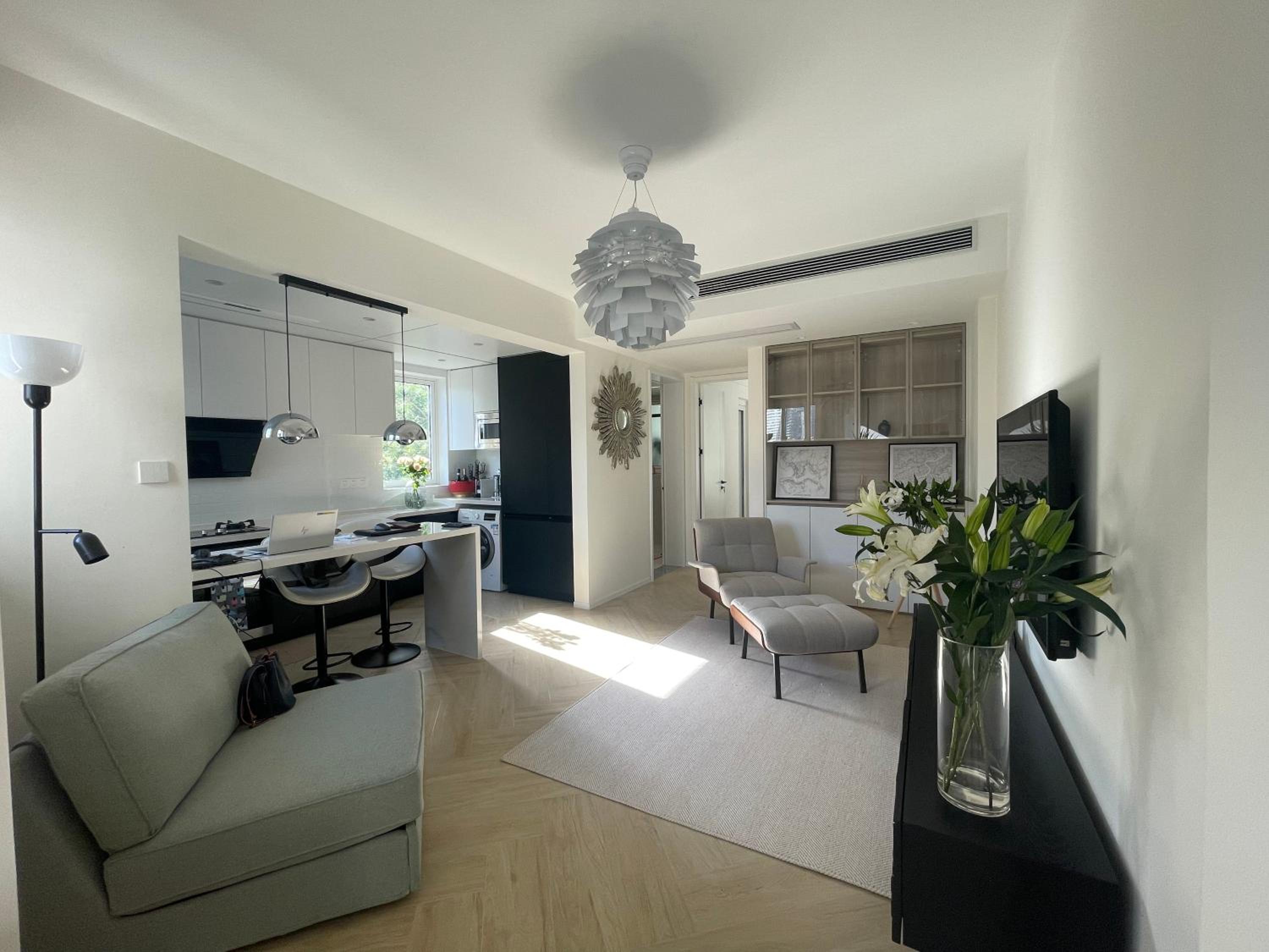 One Bedroom Suite 401 in Shanghai Downtown