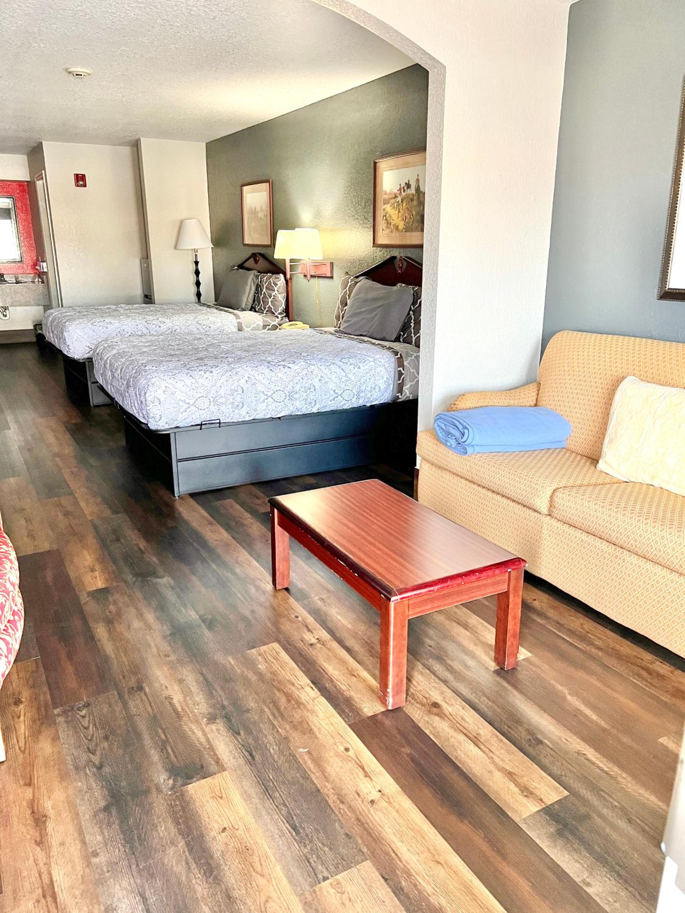 Magnolia Inn and Suites
