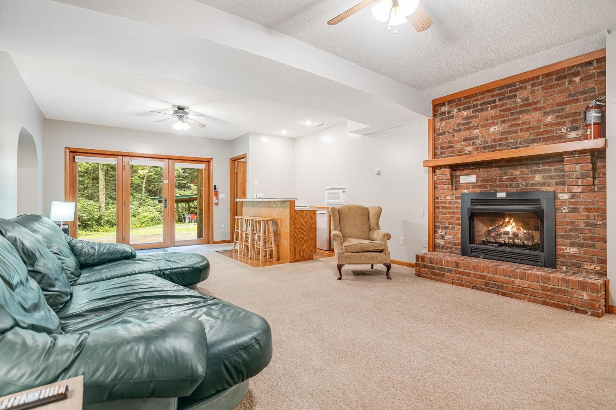 Twin Creeks Lodge by AvantStay 33 Acre Retreat