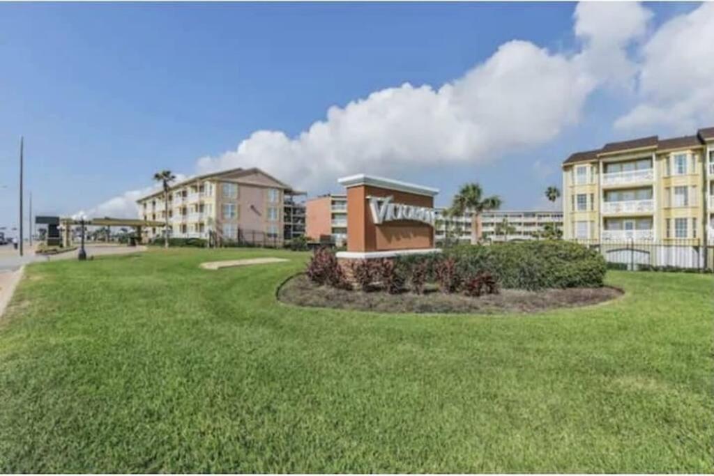 Hotel Sea-Renity Heated pools steps to the beach - Image 1