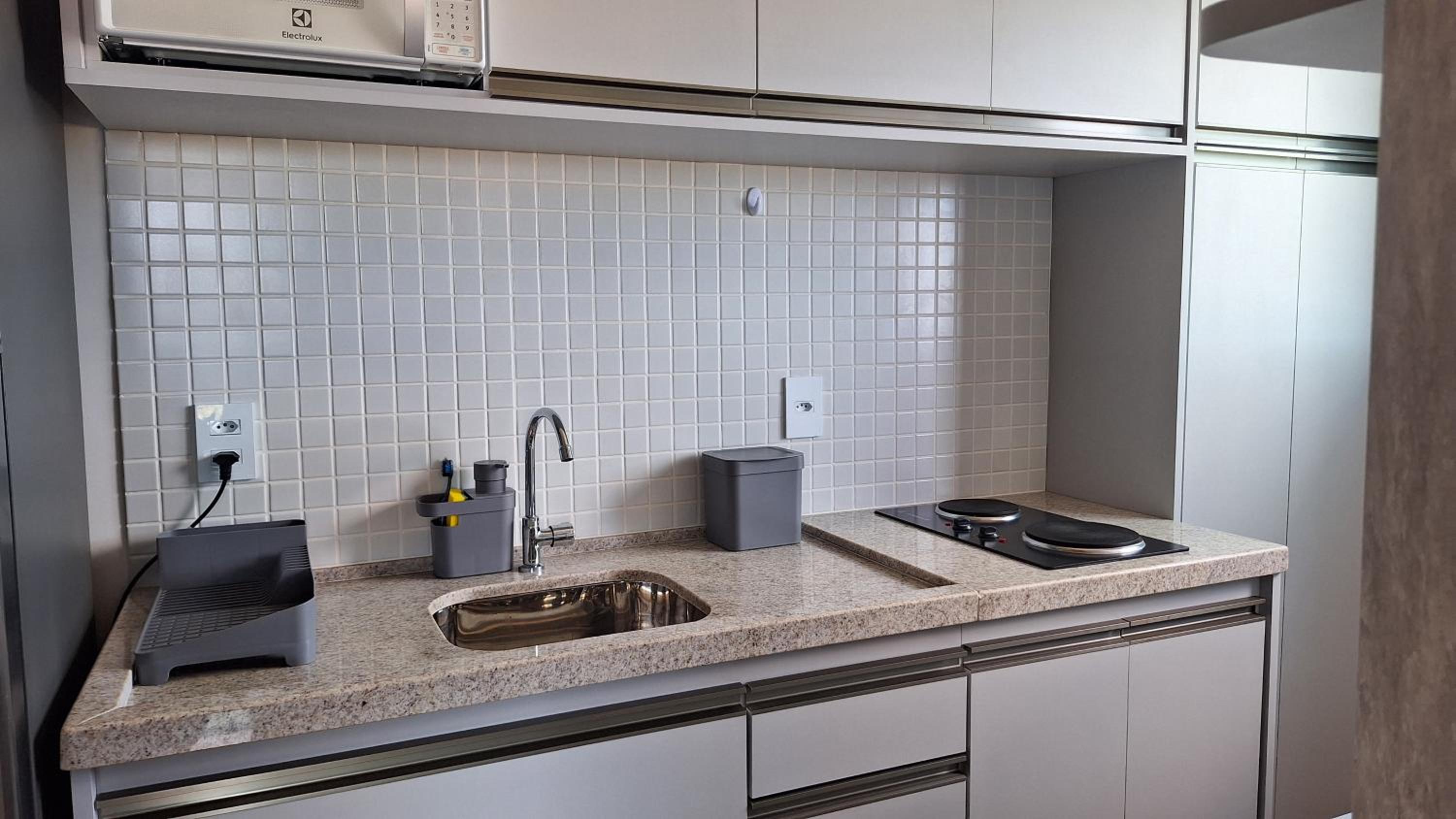 Apartamento Quarto e Sala, varanda, vista mar com infraestrutura