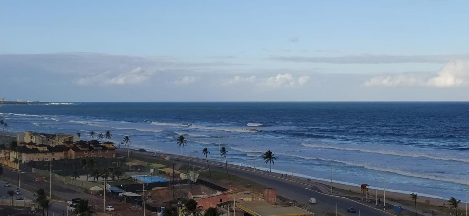 Apartamento Quarto e Sala, varanda, vista mar com infraestrutura