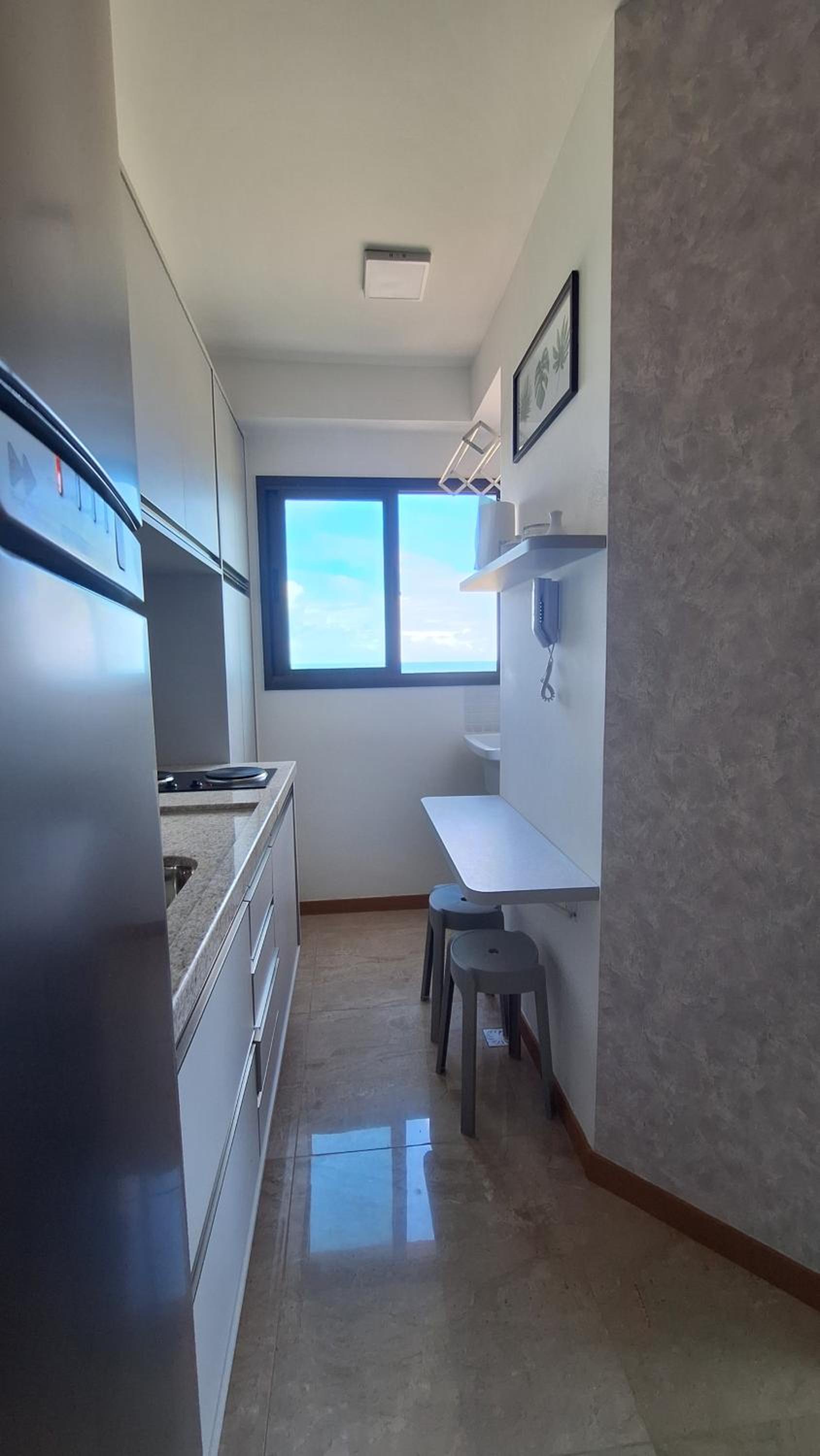 Apartamento Quarto e Sala, varanda, vista mar com infraestrutura