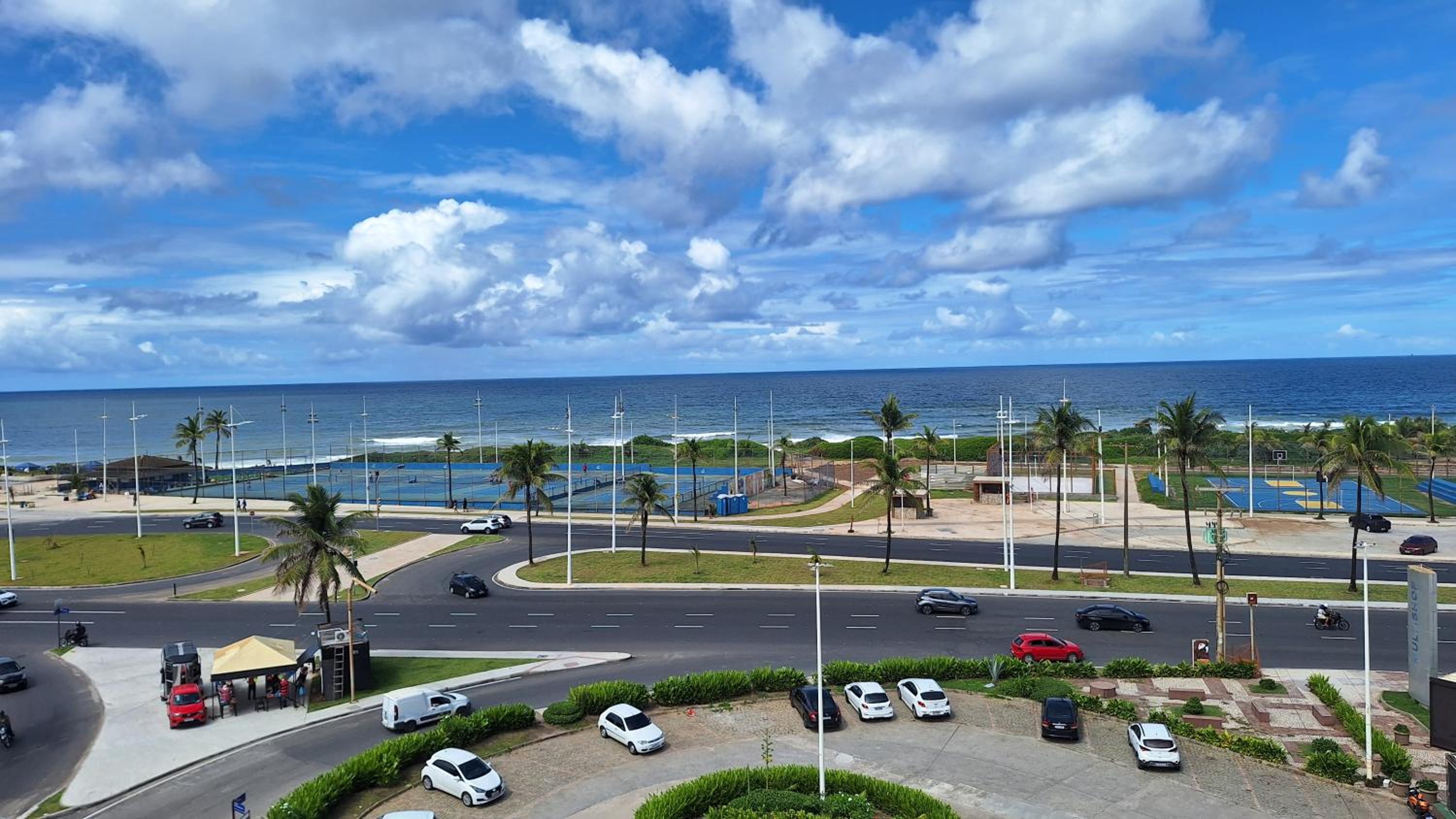 Apartamento Quarto e Sala, varanda, vista mar com infraestrutura