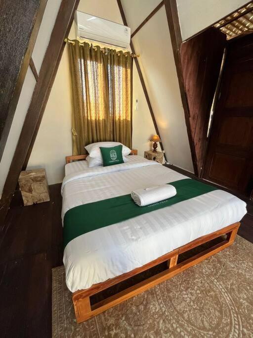 Sampai Villa Phalosaa