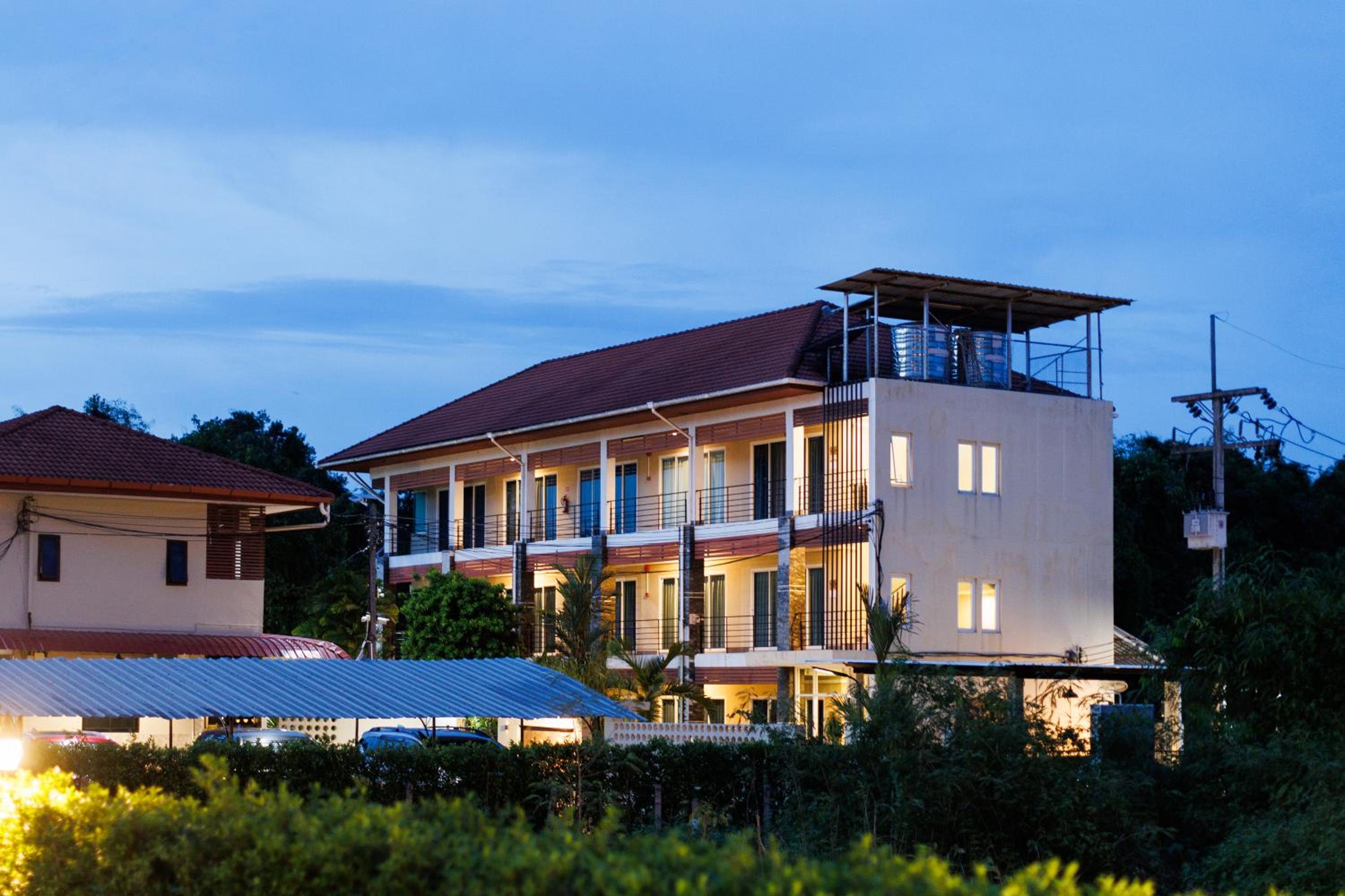 Tachang Airport Hotel