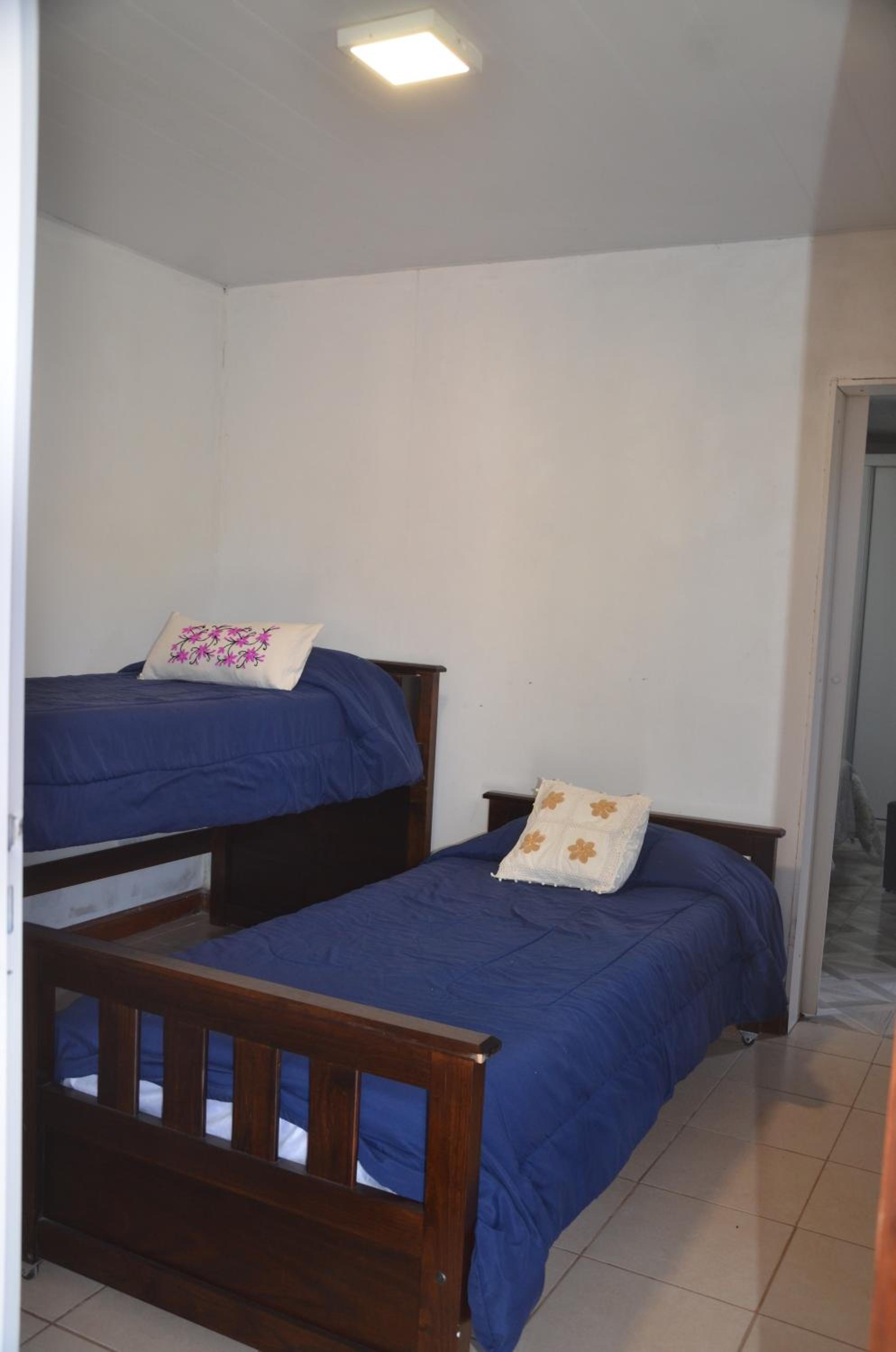 Hermosa casa hasta 4 pax con jardín y estacionamiento