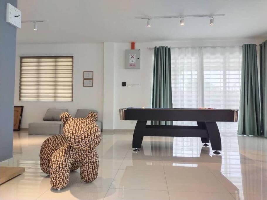 Tints of Green Pool Bungalow-6 Bedroom-Karaoke-BBQ photo 2