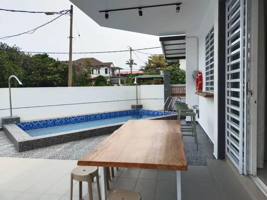 Tints of Green Pool Bungalow-6 Bedroom-Karaoke-BBQ photo 3