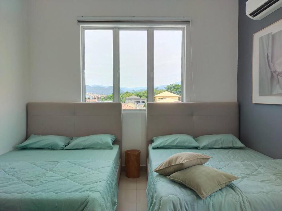 Tints of Green Pool Bungalow-6 Bedroom-Karaoke-BBQ photo 6
