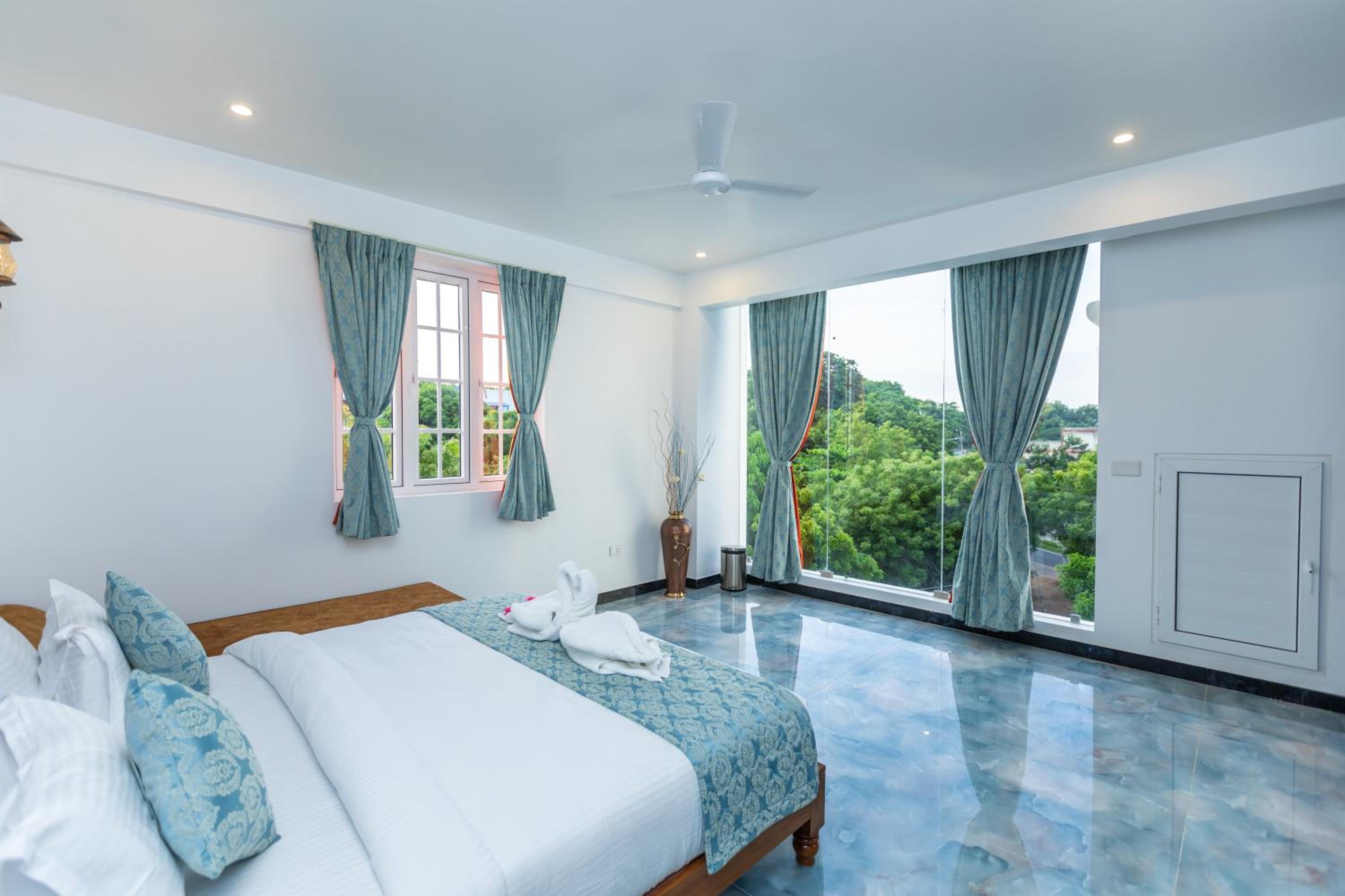 T Resort with Swimming Pool view 4