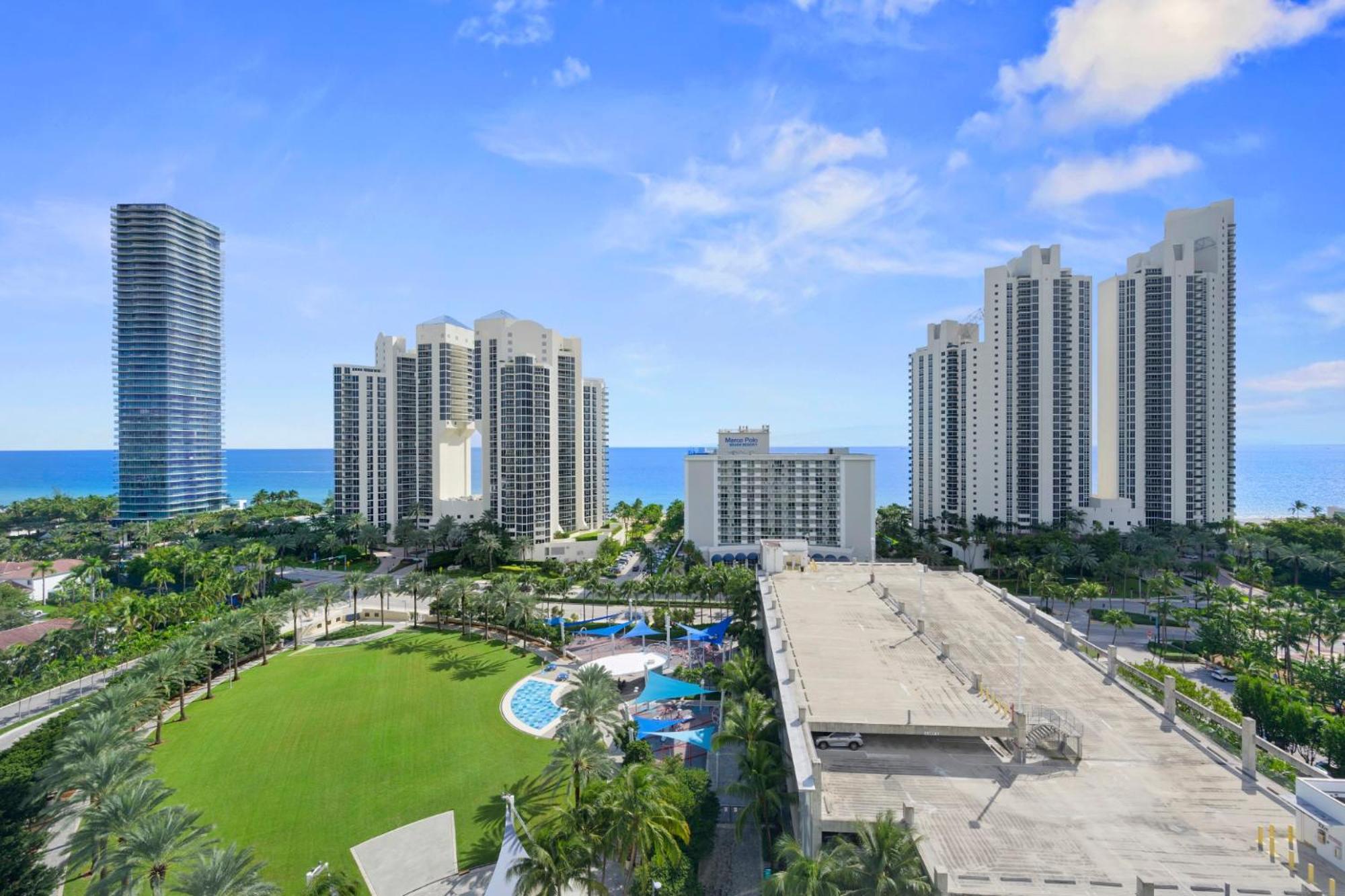 Spacious apartment in Ocean Reserv of 2br - 2bth great price view 4