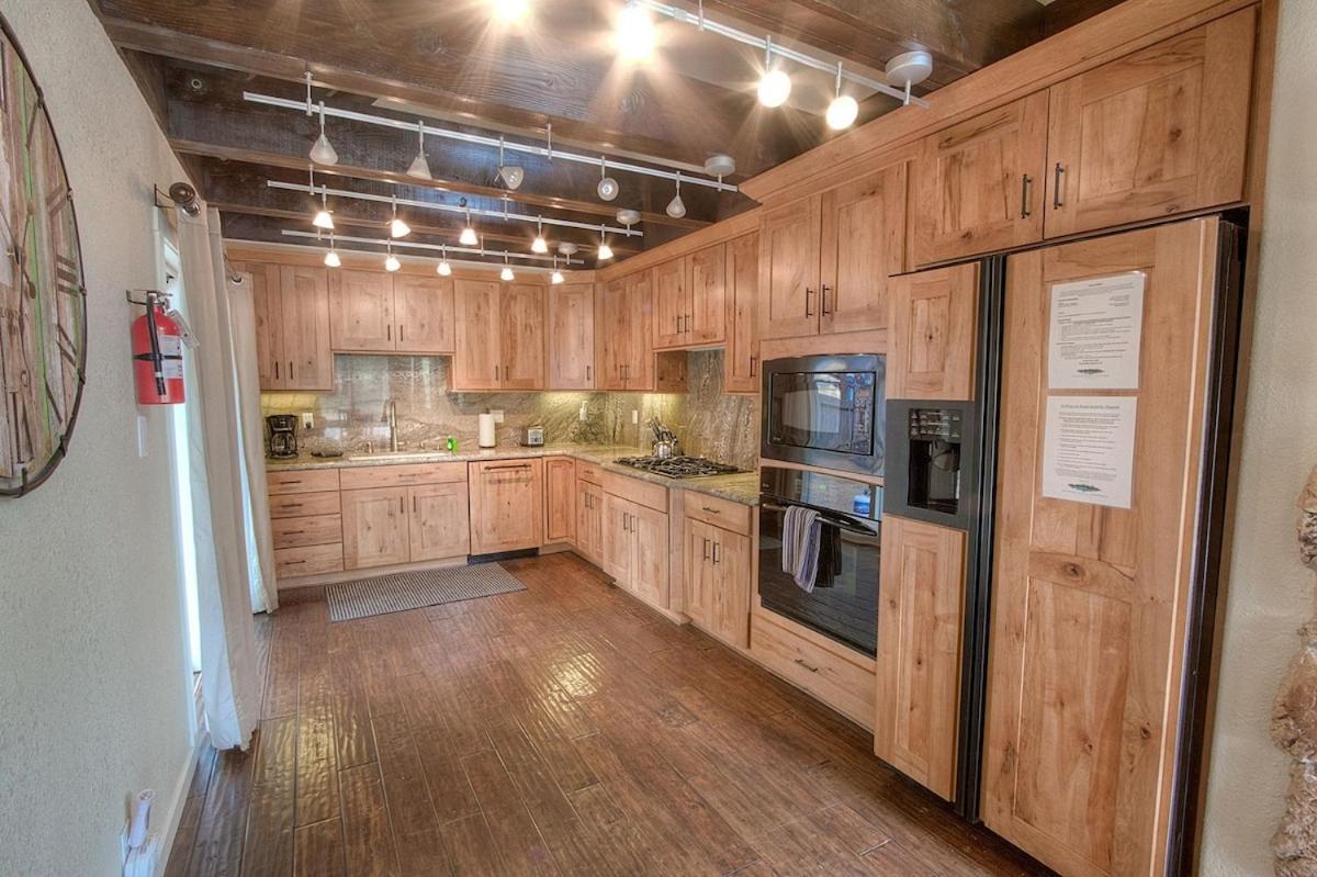 Snowshoe Chalet cabin