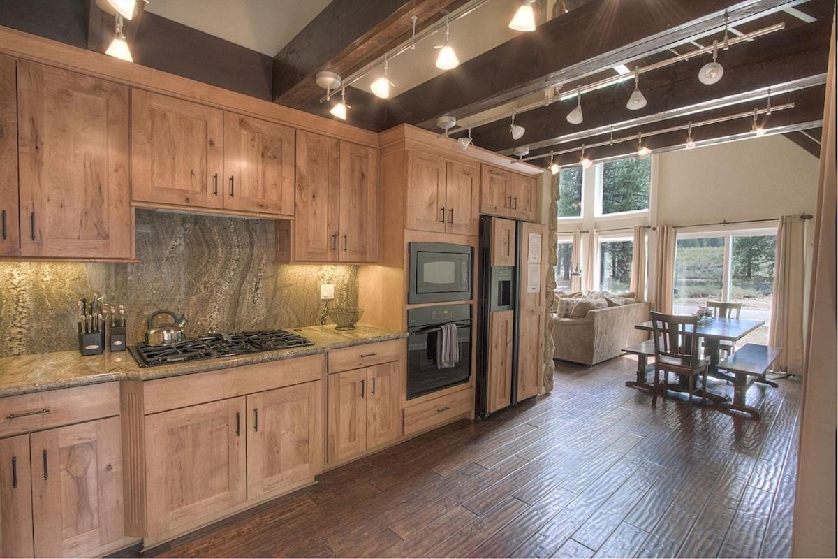 Snowshoe Chalet cabin