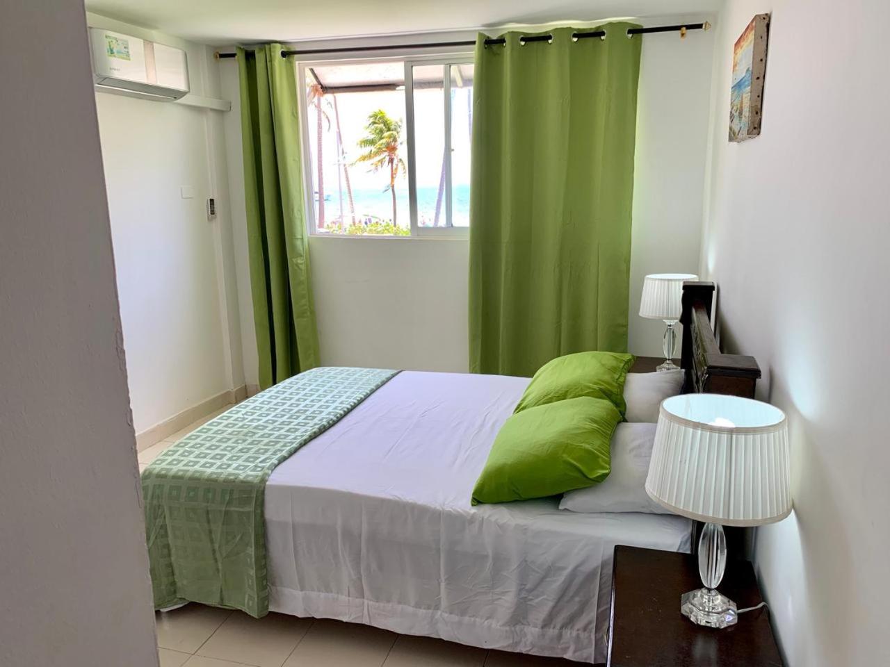 Aptos Limsor Beach-Vista al Mar