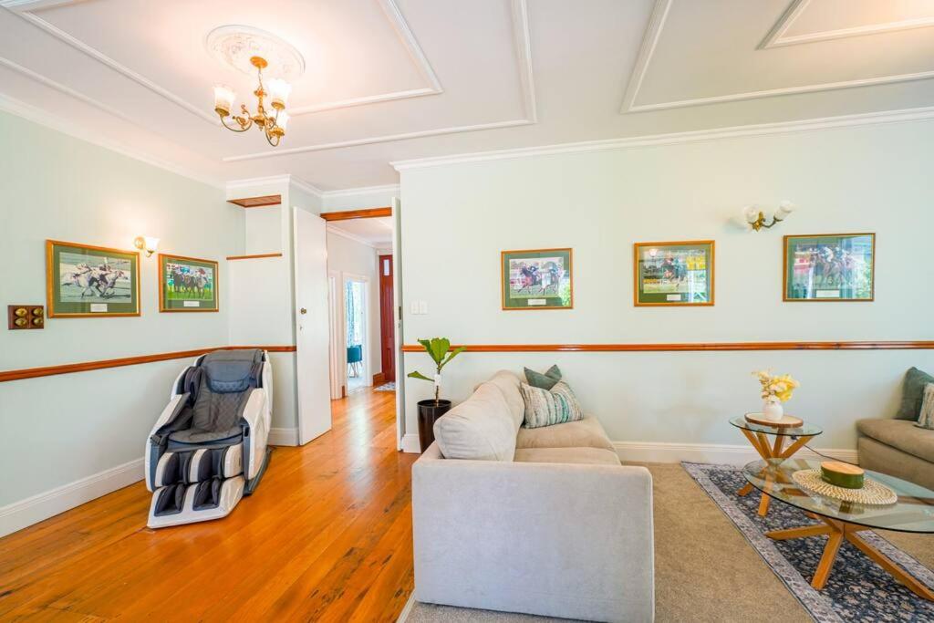 Horse Club Retreat 3 Bedrooms view 2