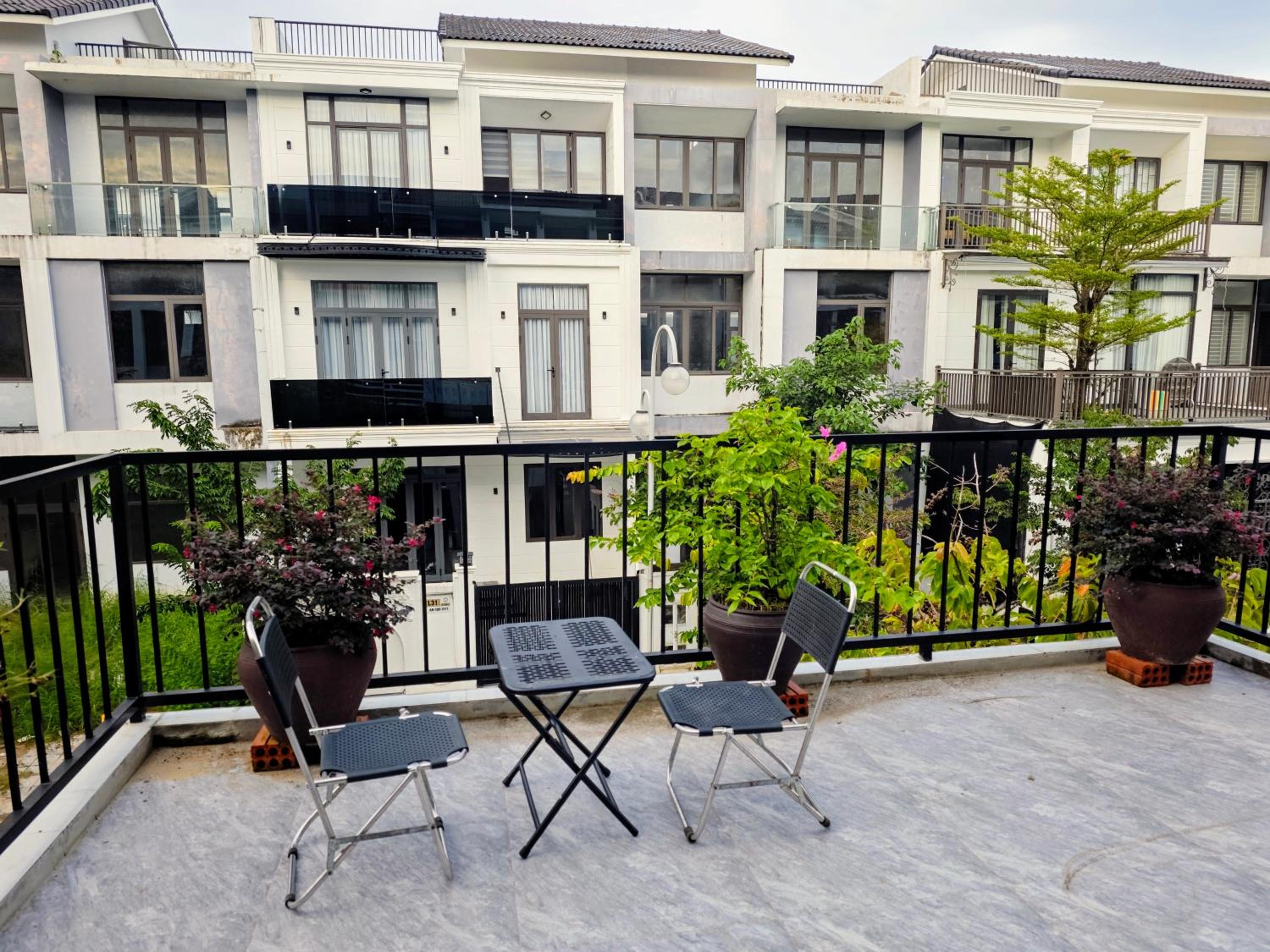 MANI House