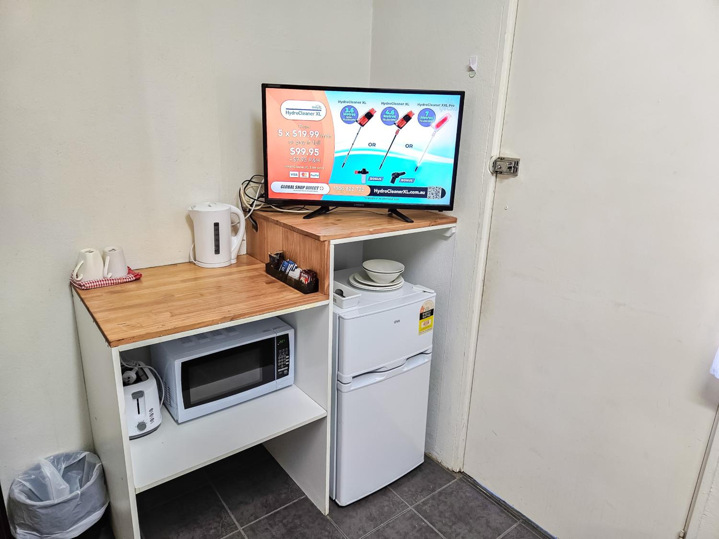 Green Door Motel