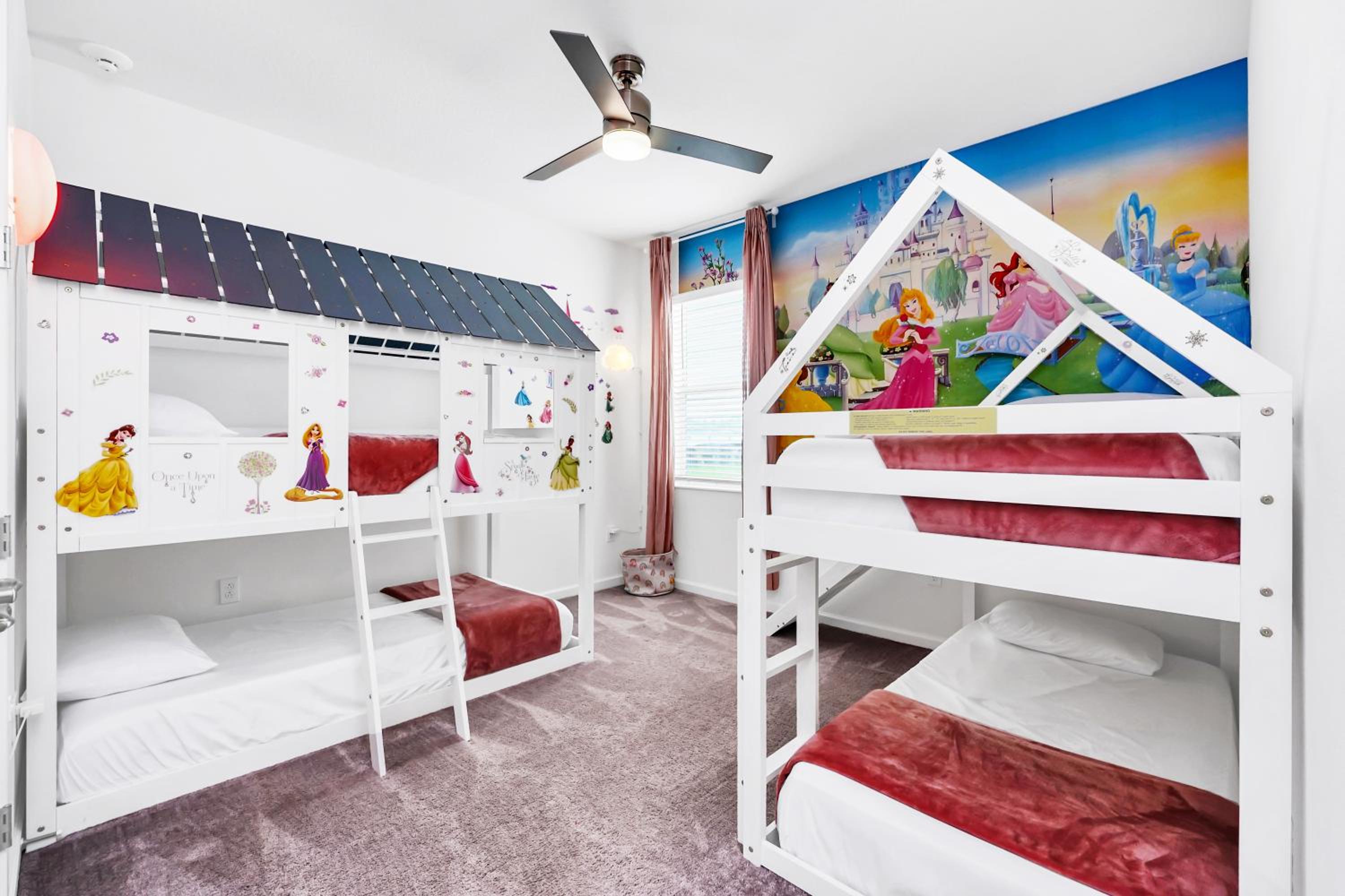 Spacious Dreamscape 12rooms 11 bathrooms 25 people Wifi view 5