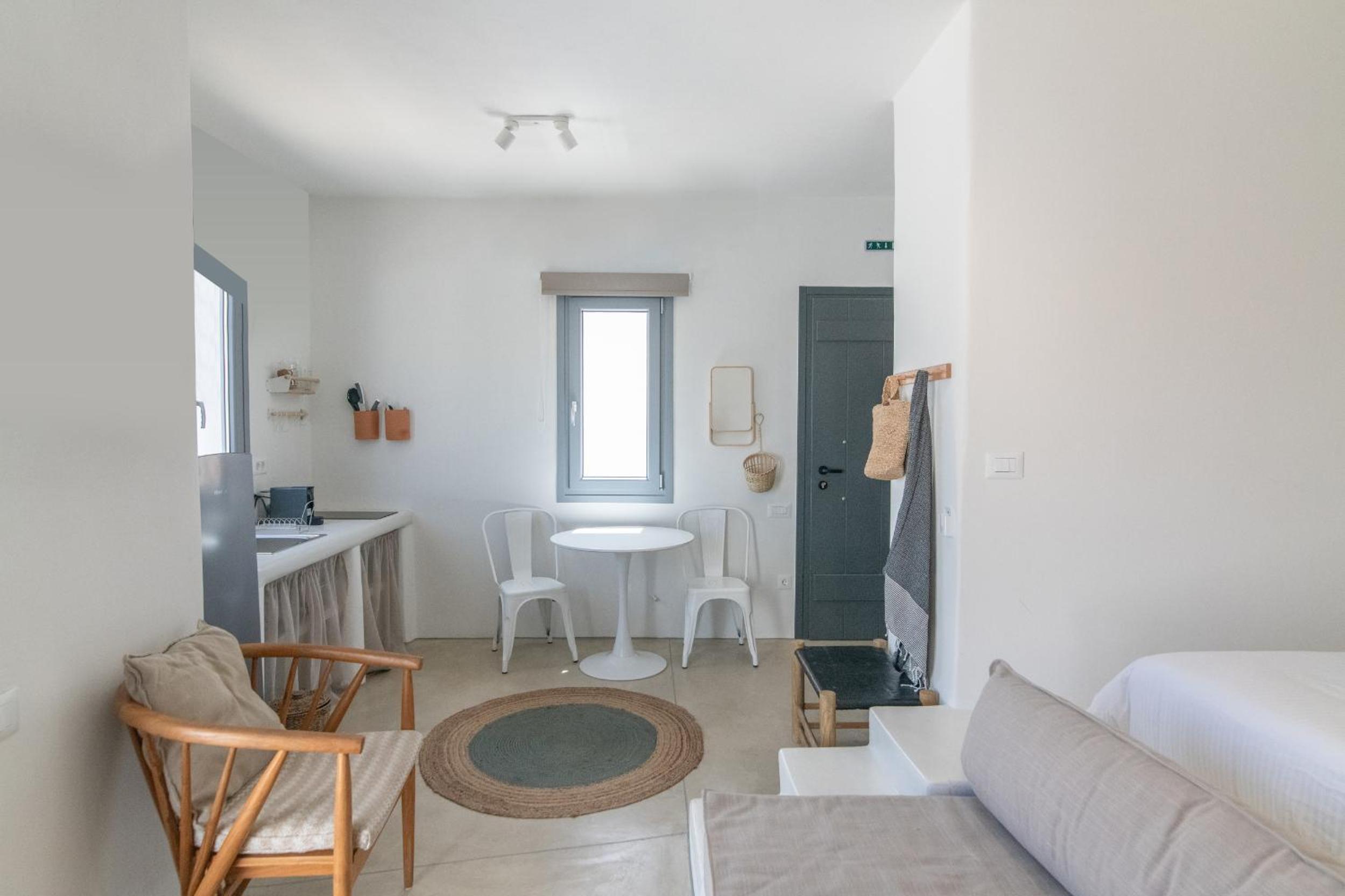 PANORMOS ART Beachfront Suites