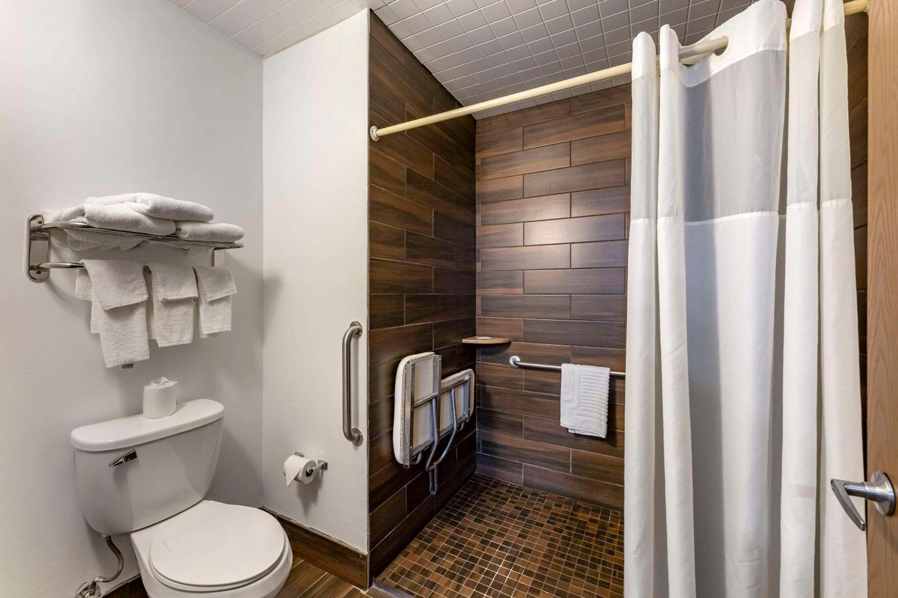 Quality Inn Austintown-Youngstown West