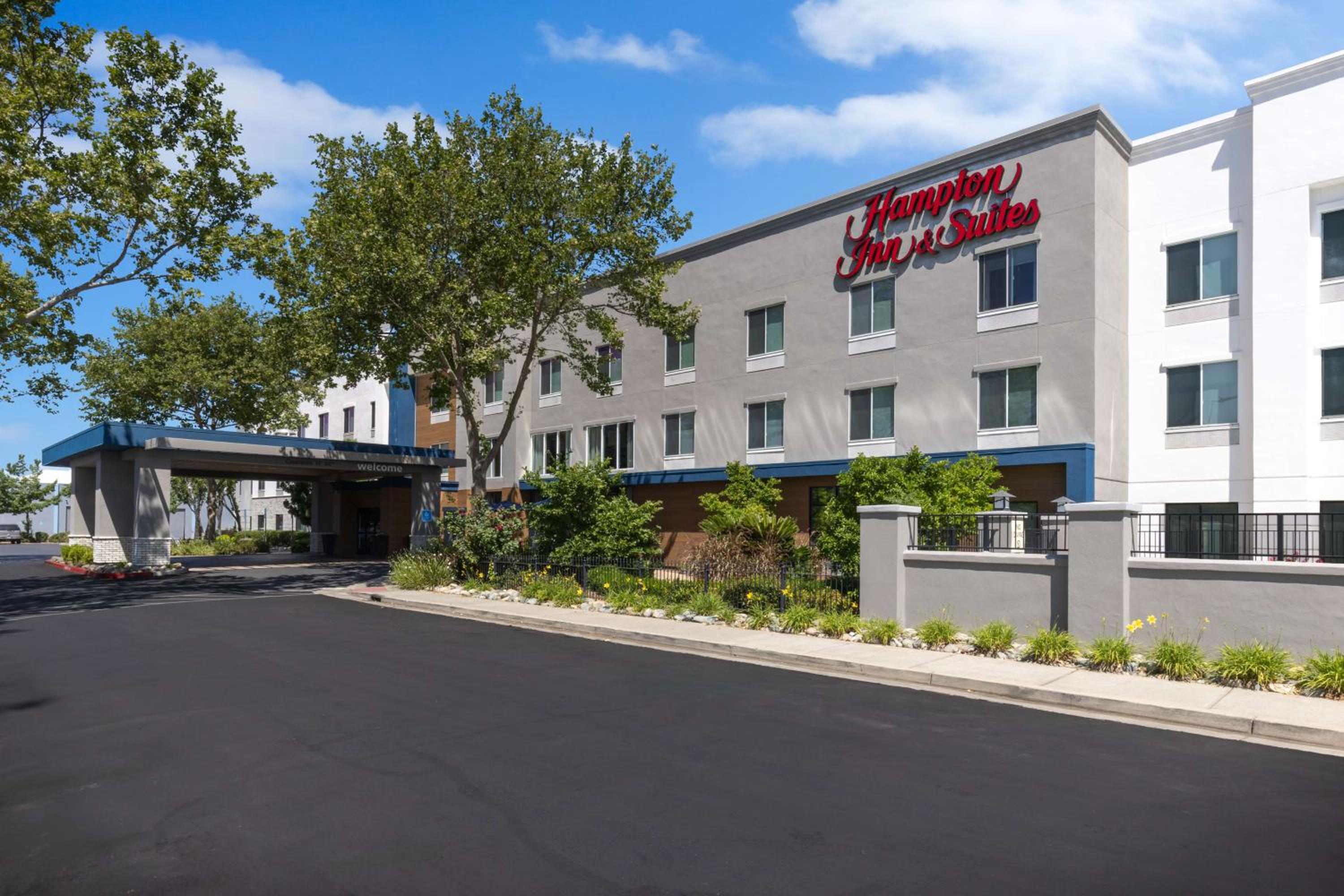 Yuba City Vacations - Hampton Inn  Suites Yuba City - Property Image 1