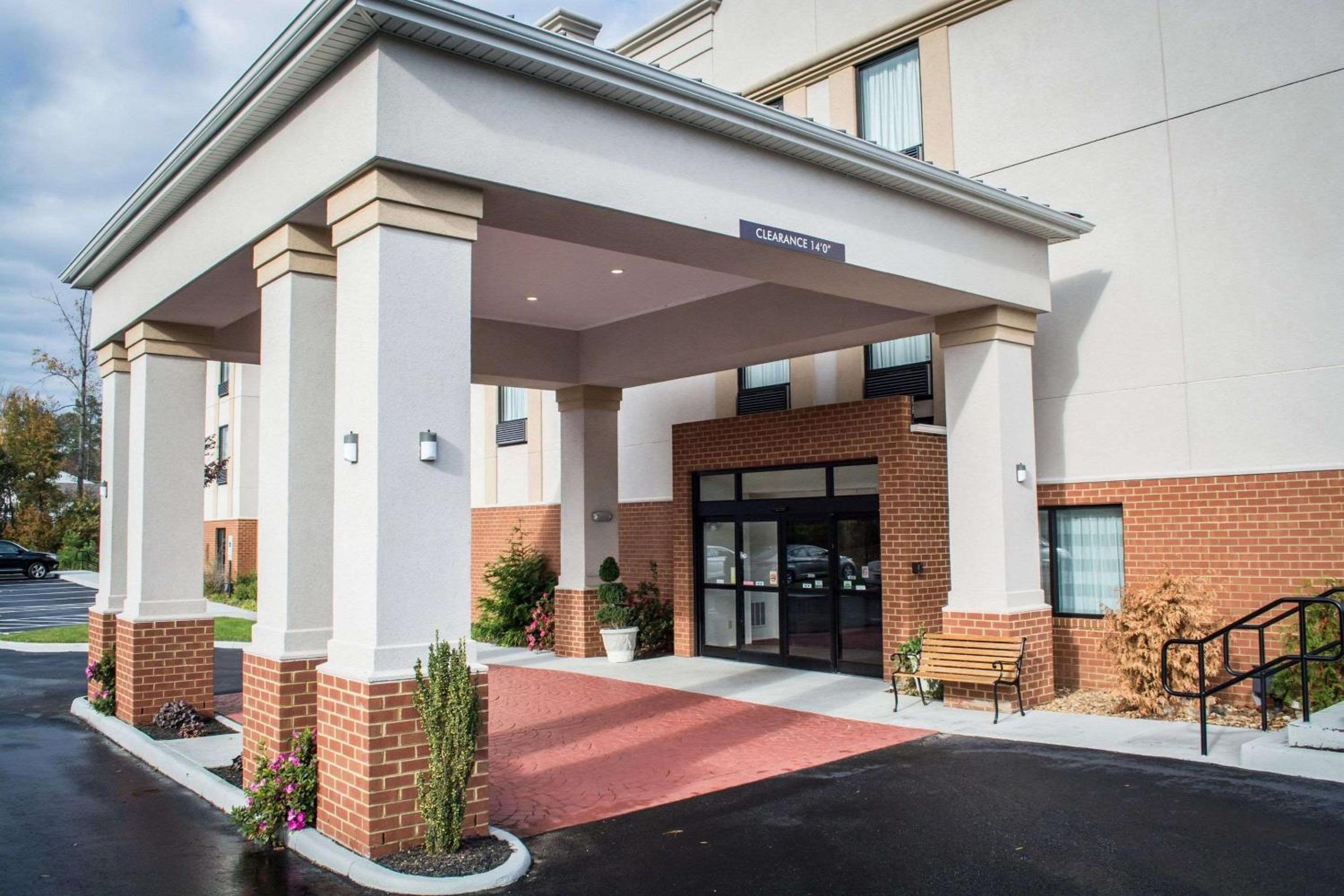 Sleep Inn  Suites Harbour Pointe - Property Image 26