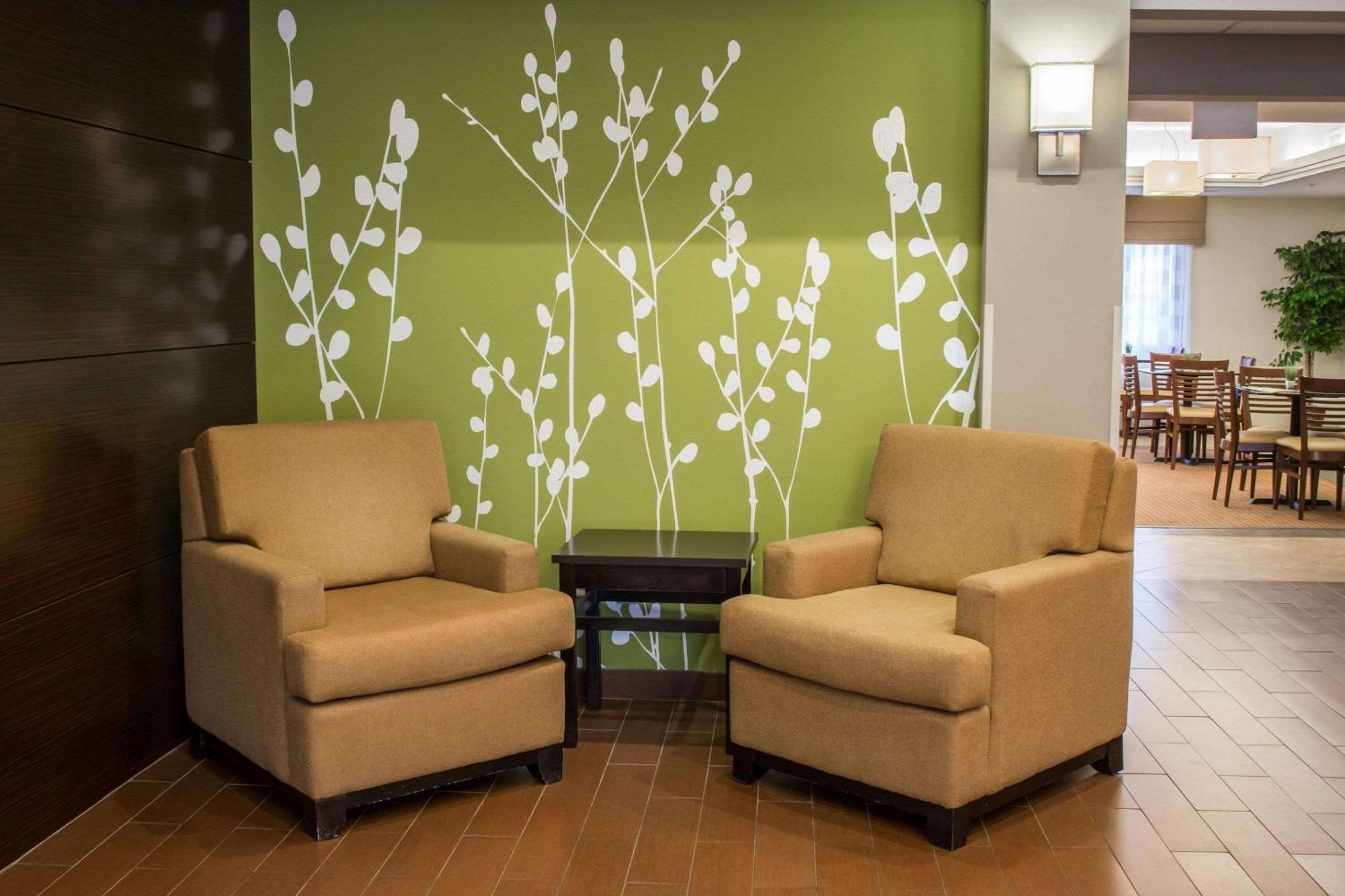 Sleep Inn  Suites Harbour Pointe - Property Image 31