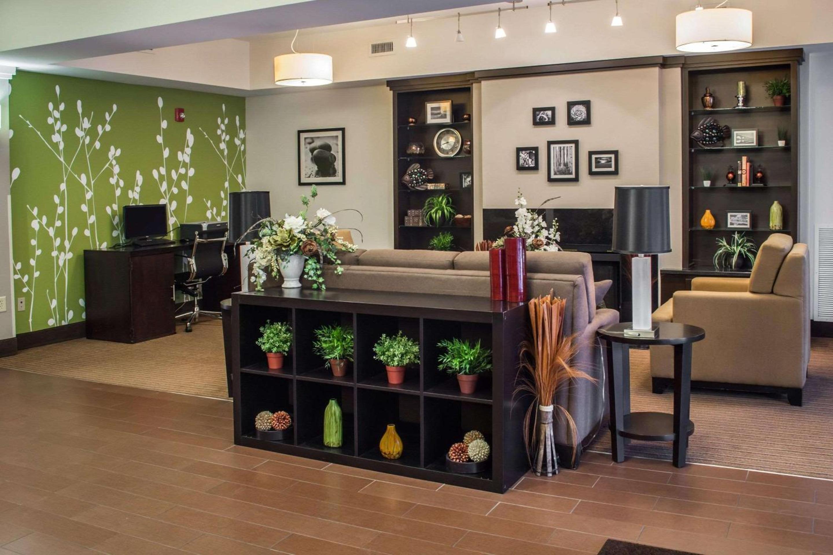 Richmond Vacations - Sleep Inn  Suites Harbour Pointe - Property Image 5